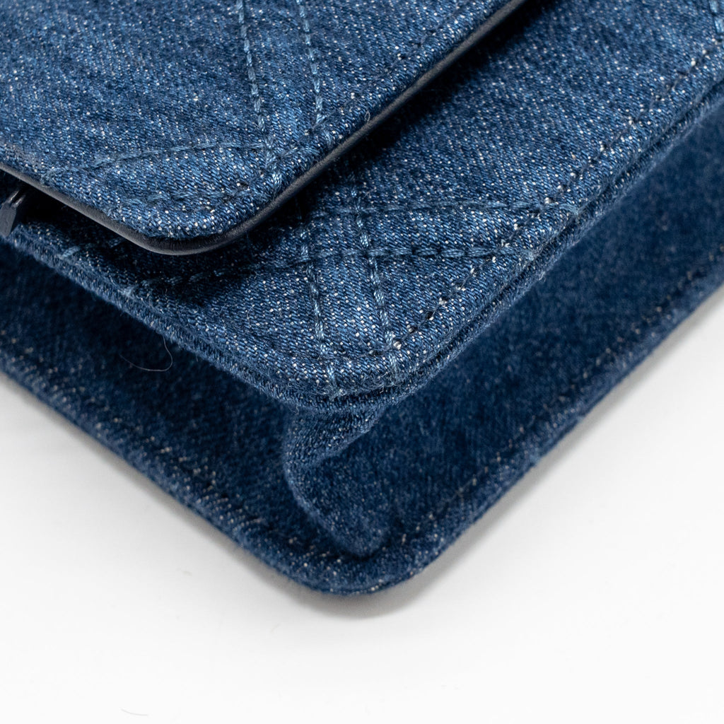 chanel-19-wallet-on-chain-denim-dark-blue-multicolor-hardware-microchip