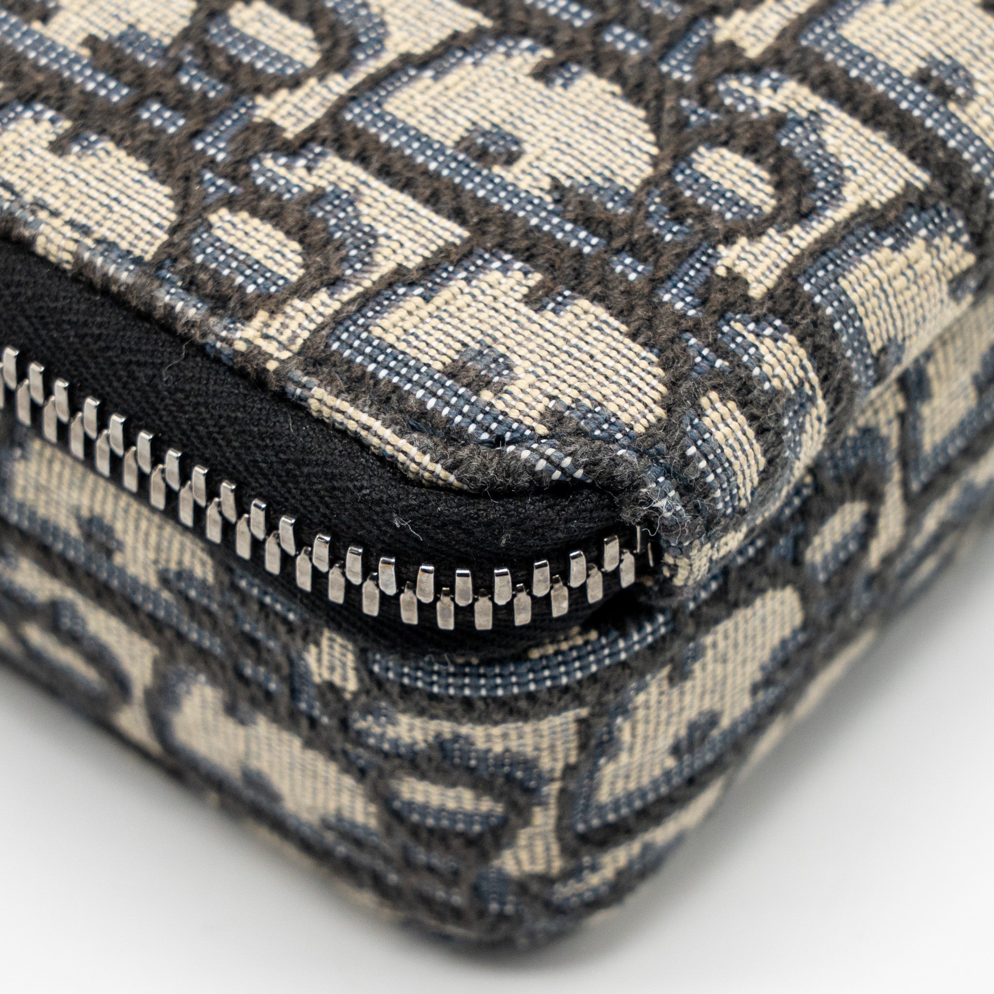 dior-wallet-on-strap-oblique-jacquard-canvas-leather-blue-shw