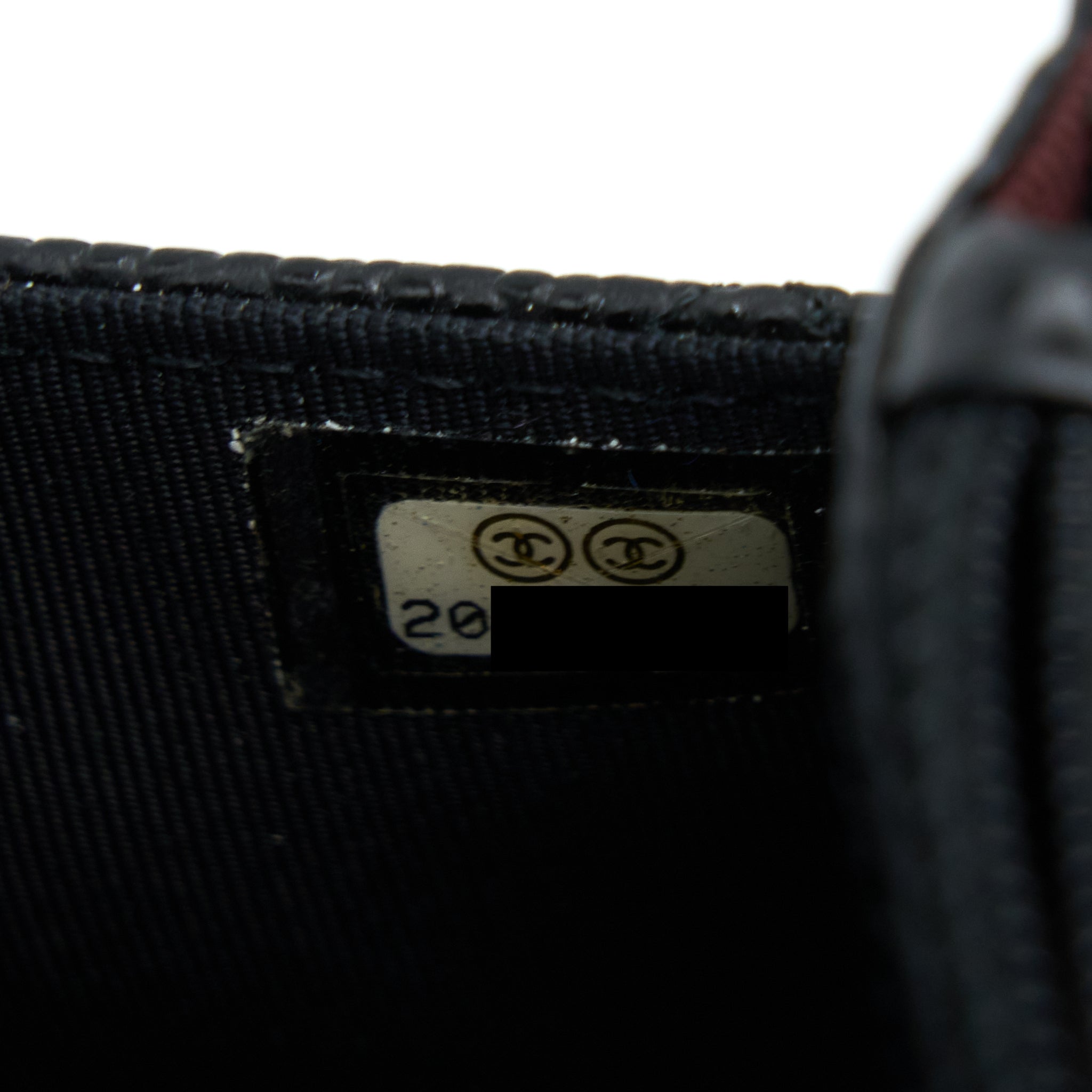 chanel-classic-wallet-on-chain-caviar-black-shw-3