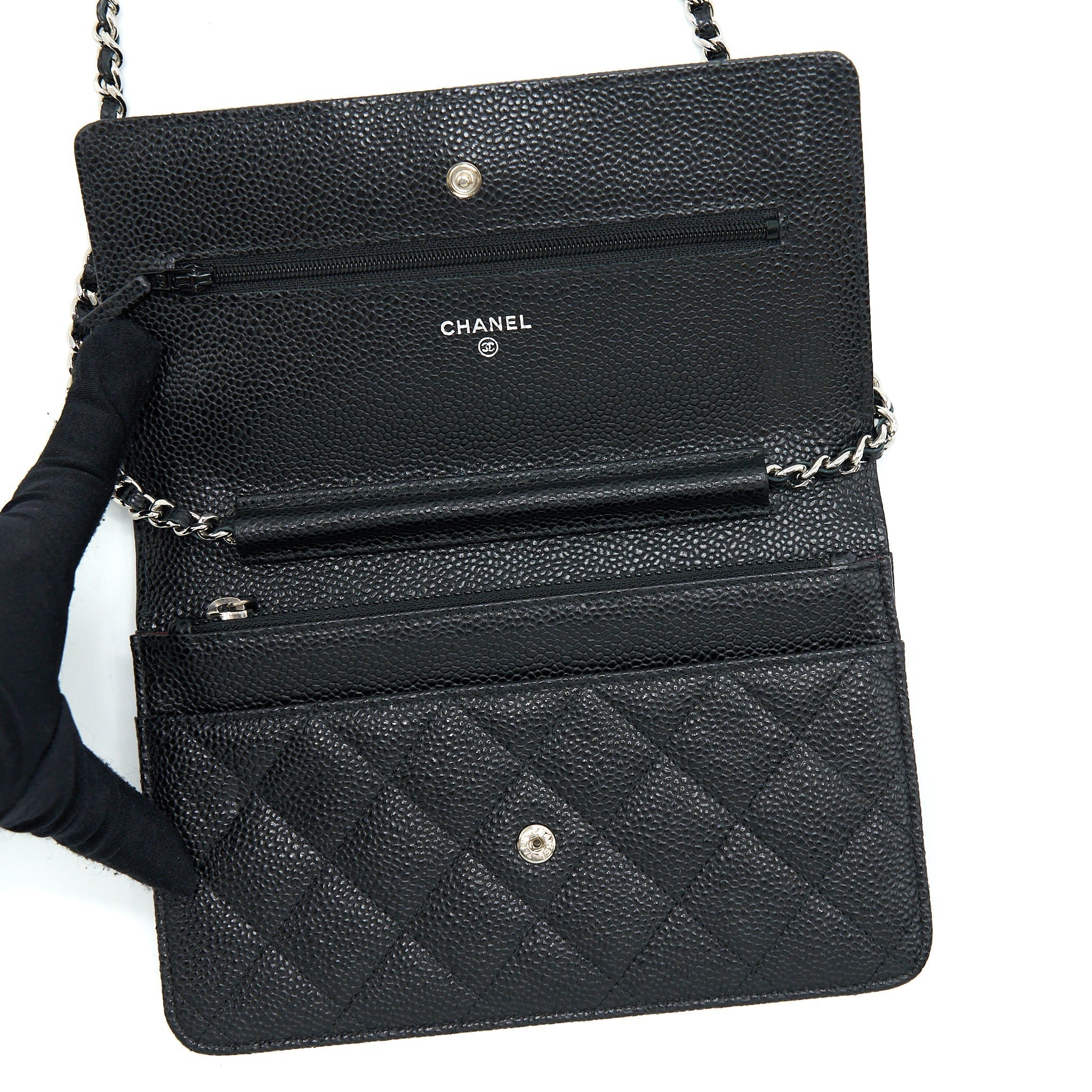 chanel-classic-wallet-on-chain-caviar-black-shw-3
