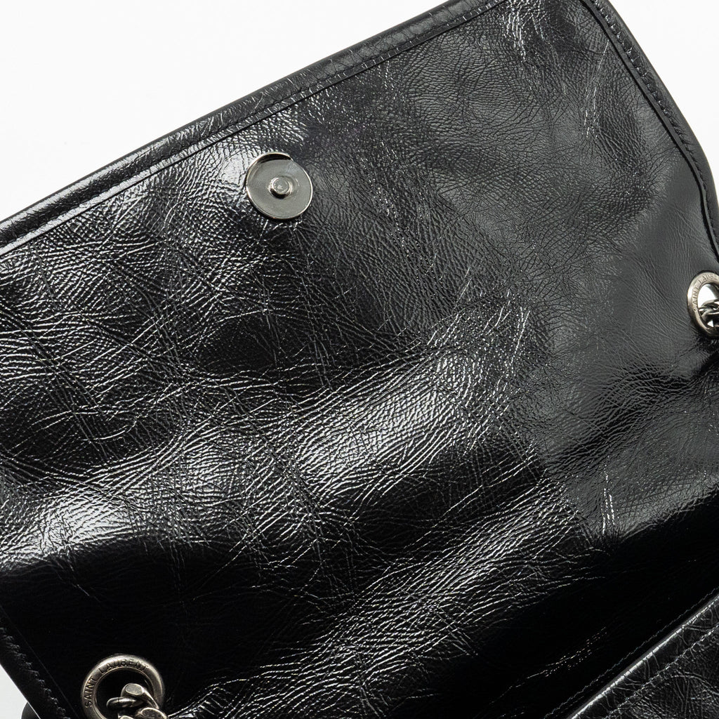 saint-laurent-ysl-medium-niki-calfskin-black-shw-1