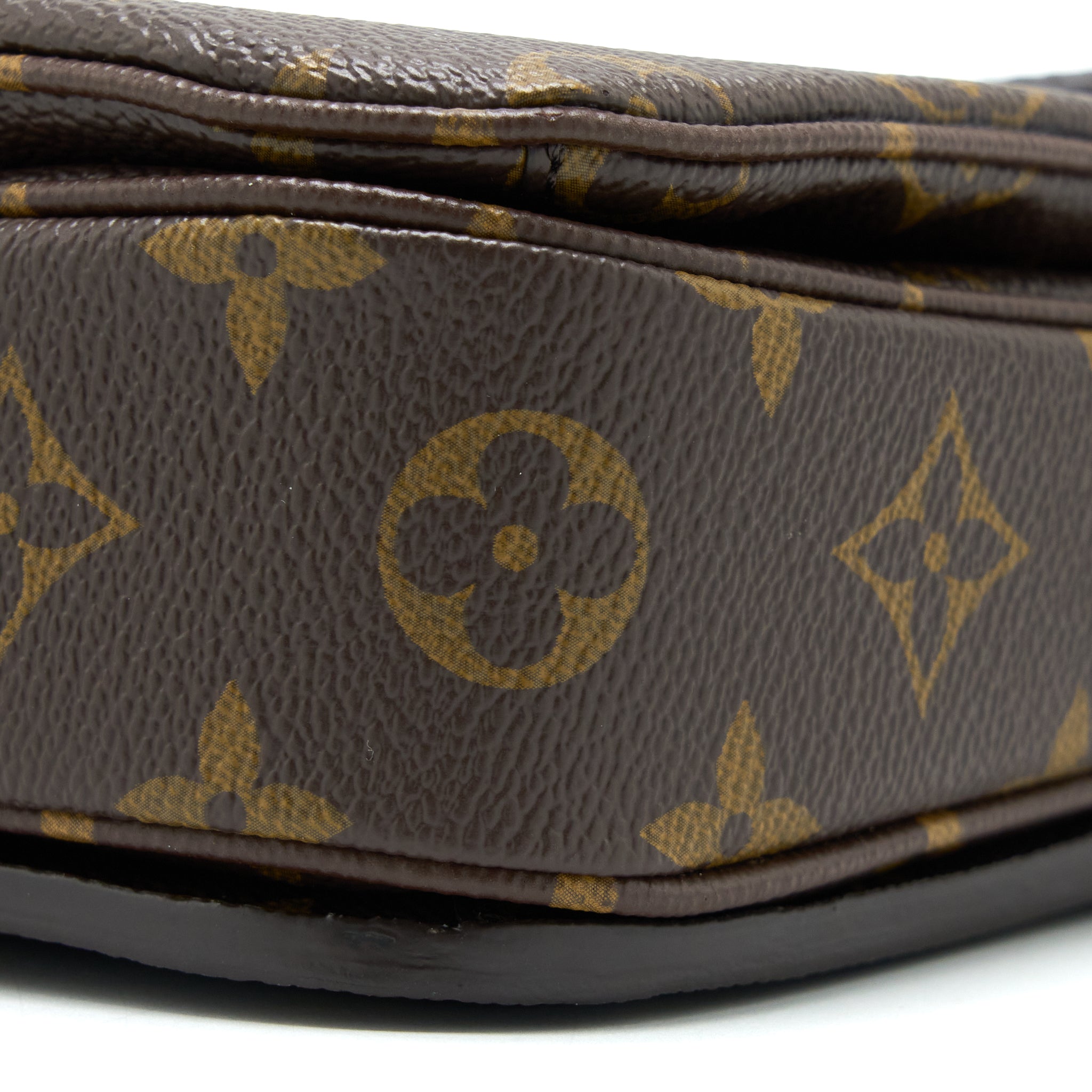 louis-vuitton-pochette-metis-monogram-canvas-ghw-10