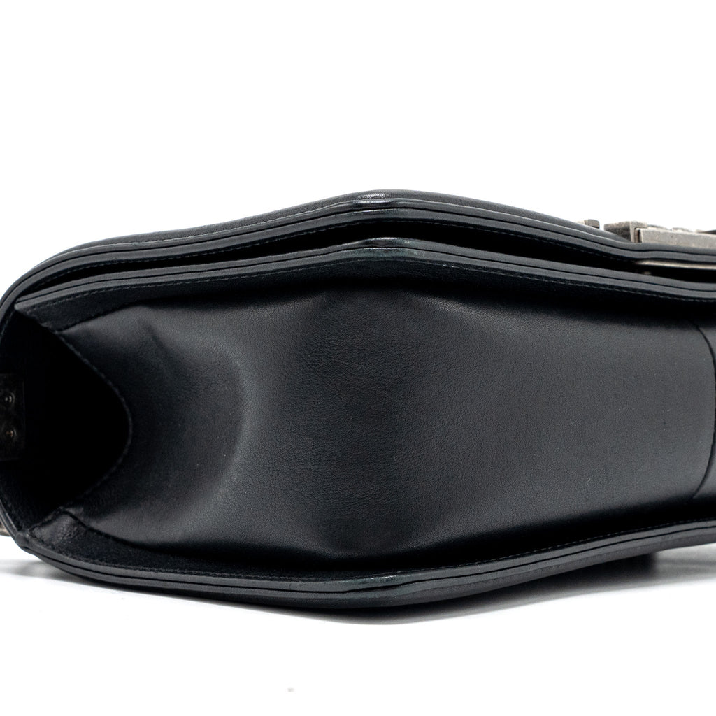 chanel-medium-chevron-boy-bag-lambskin-black-ruthenium-hardware