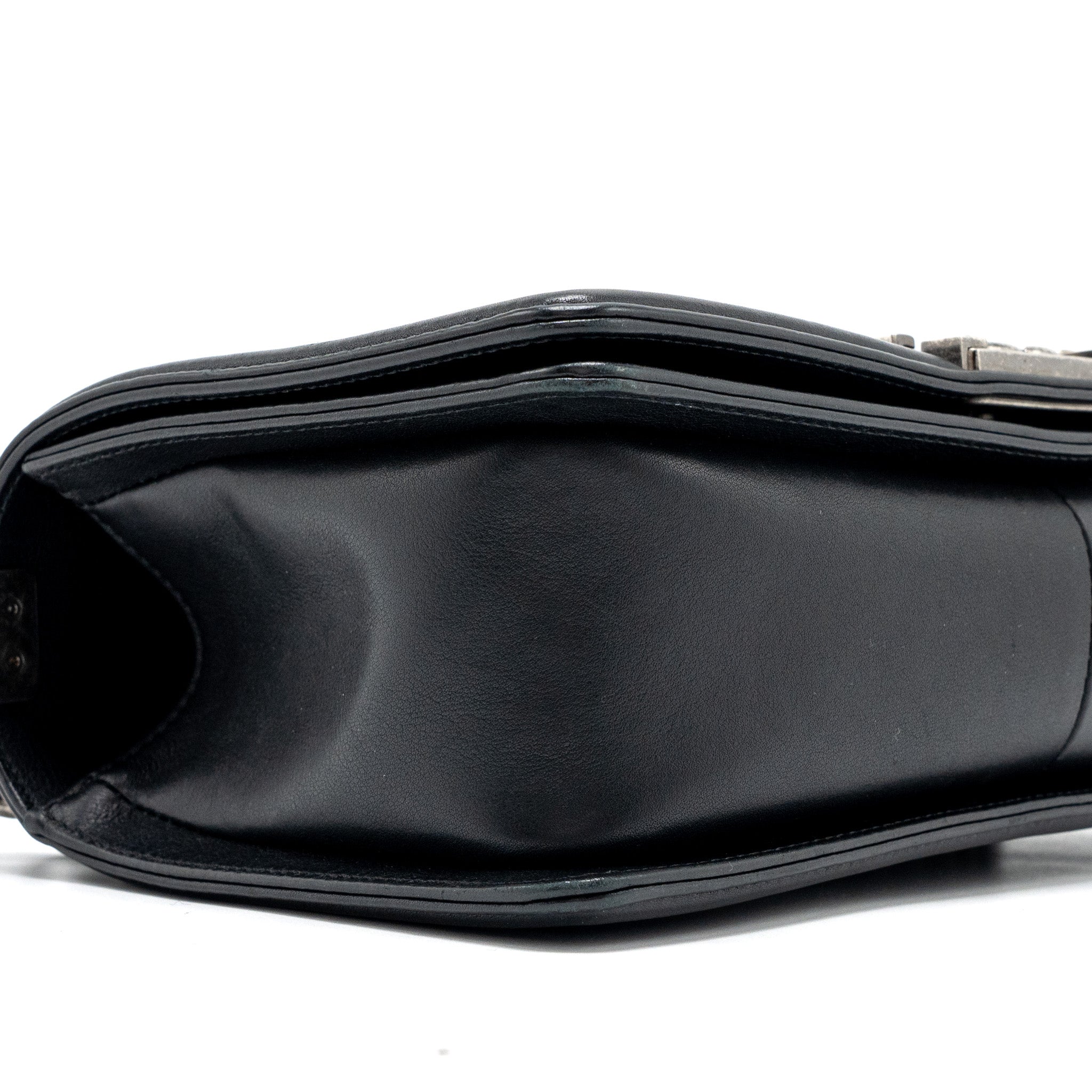 chanel-medium-chevron-boy-bag-lambskin-black-ruthenium-hardware