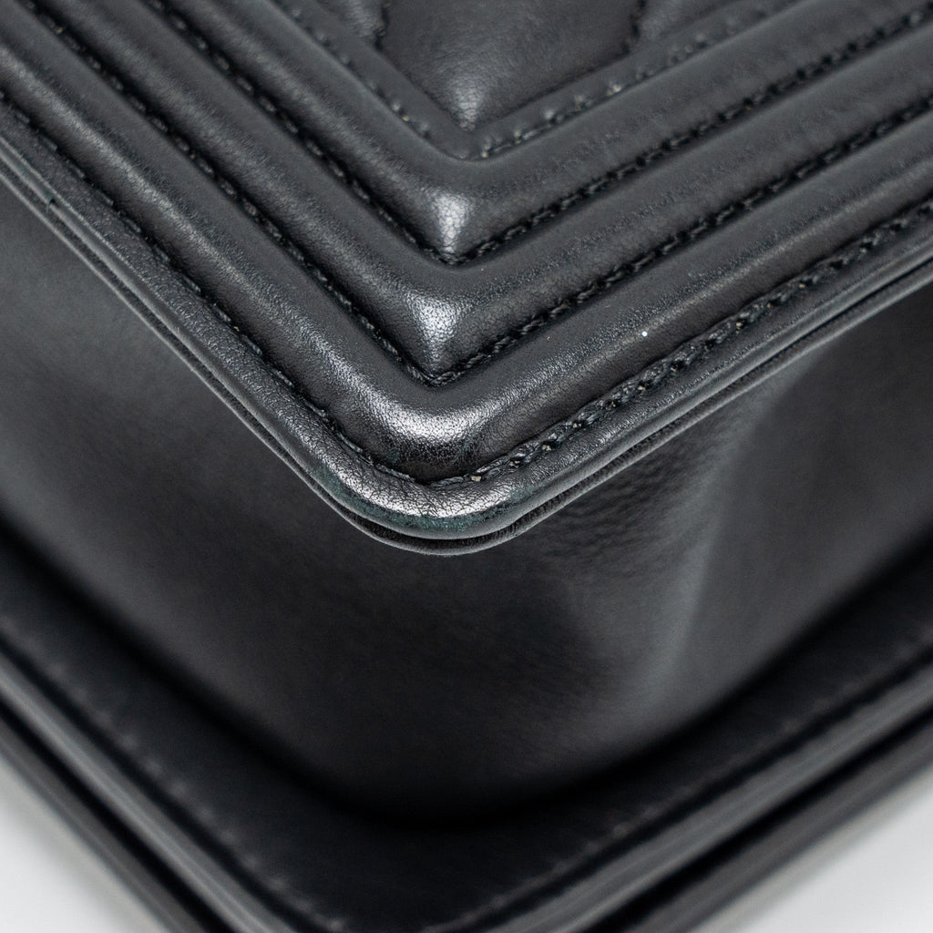 chanel-small-boy-bag-lambskin-black-ruthenium-shw