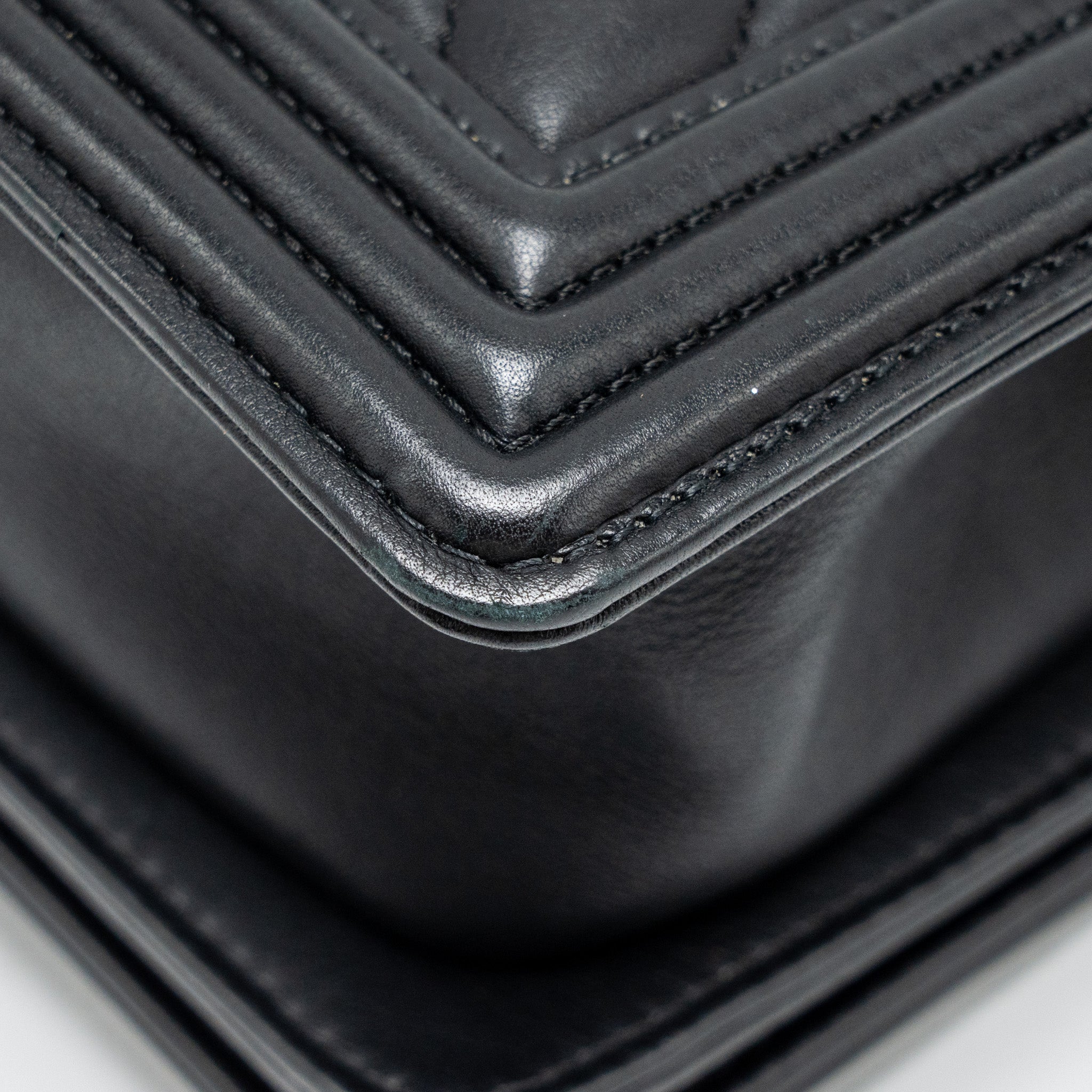chanel-small-boy-bag-lambskin-black-ruthenium-shw