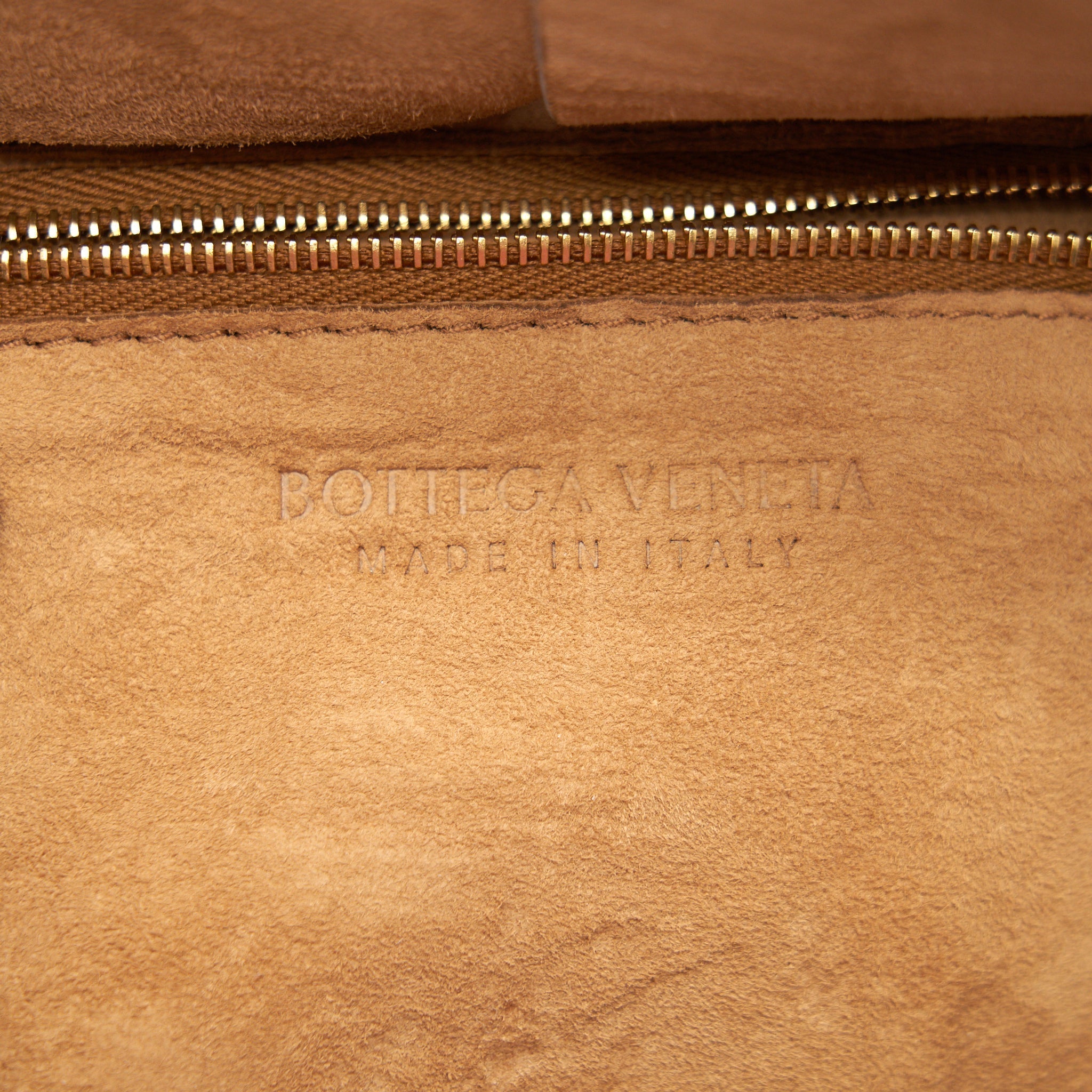 bottega-veneta-mini-arco-bag-white