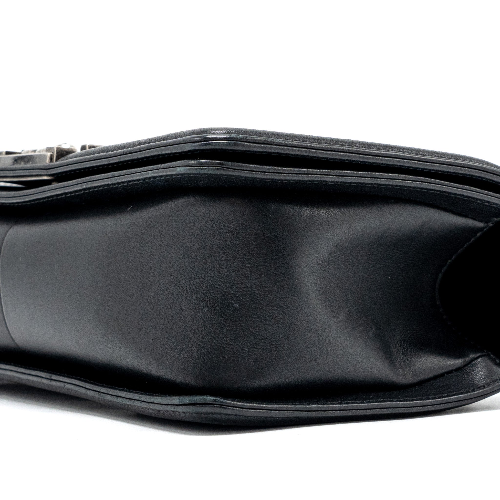 chanel-medium-chevron-boy-bag-lambskin-black-ruthenium-hardware