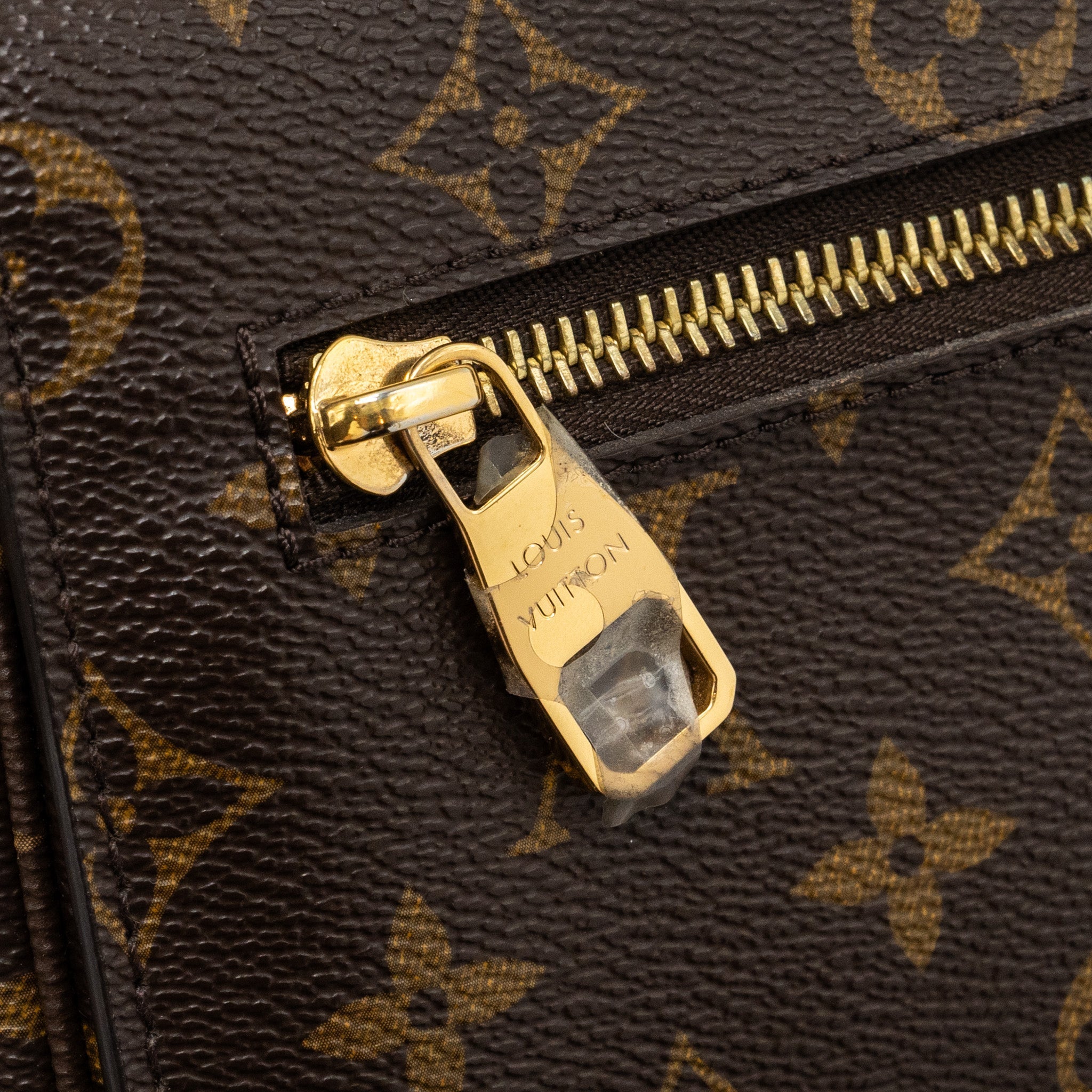 louis-vuitton-pochette-metis-monogram-canvas-ghw-17