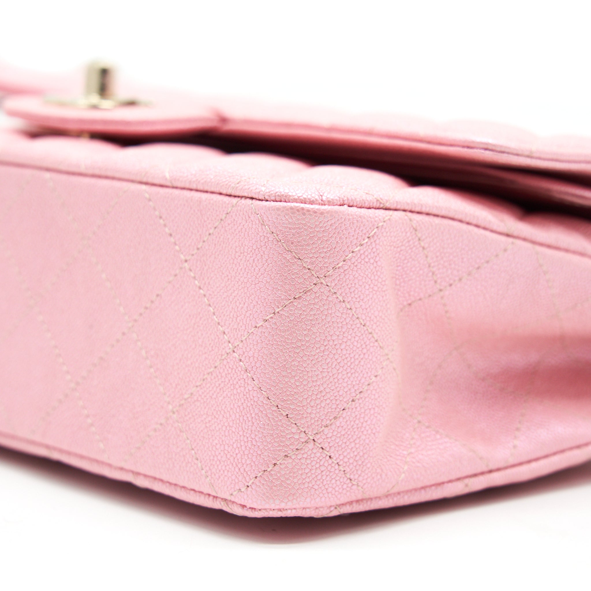 chanel-iridescent-pearly-pink-medium-classic-double-flap-bag-caviar-with-lghw-1