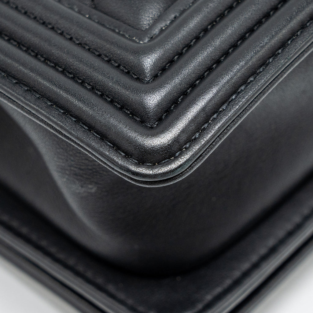 chanel-small-boy-bag-lambskin-black-ruthenium-shw