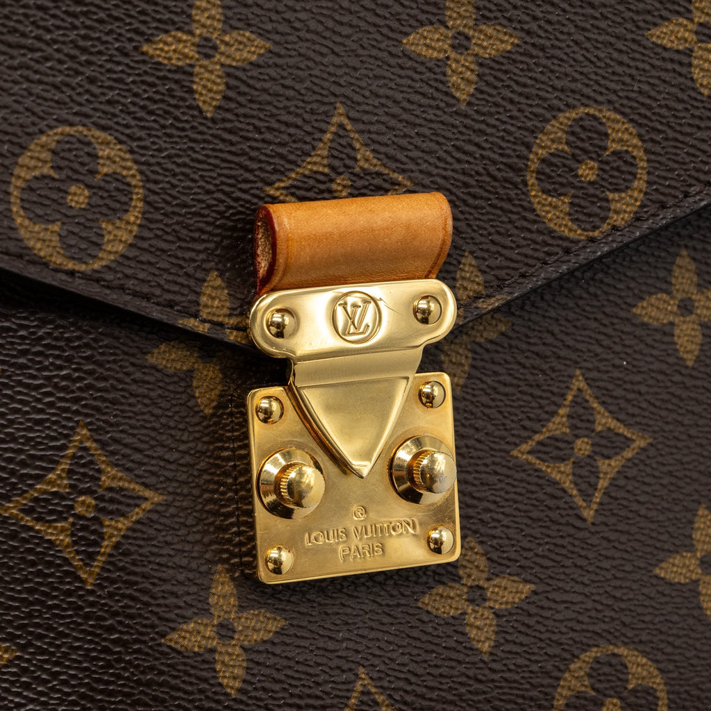 louis-vuitton-pochette-metis-monogram-canvas-ghw-17