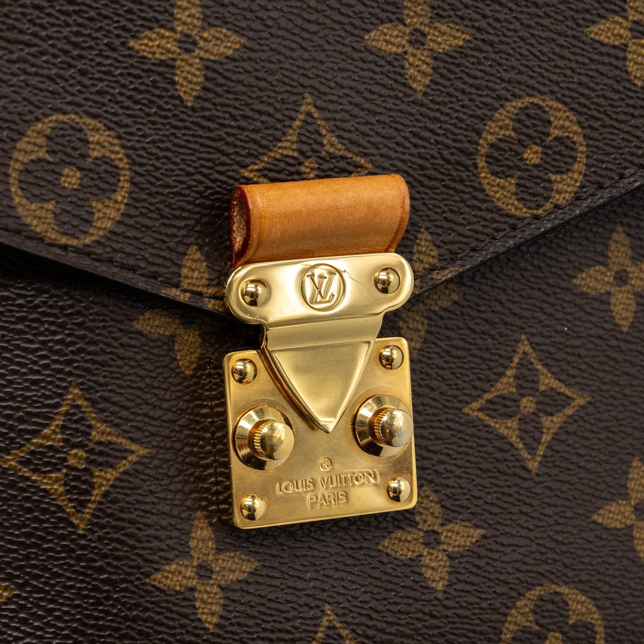 louis-vuitton-pochette-metis-monogram-canvas-ghw-17