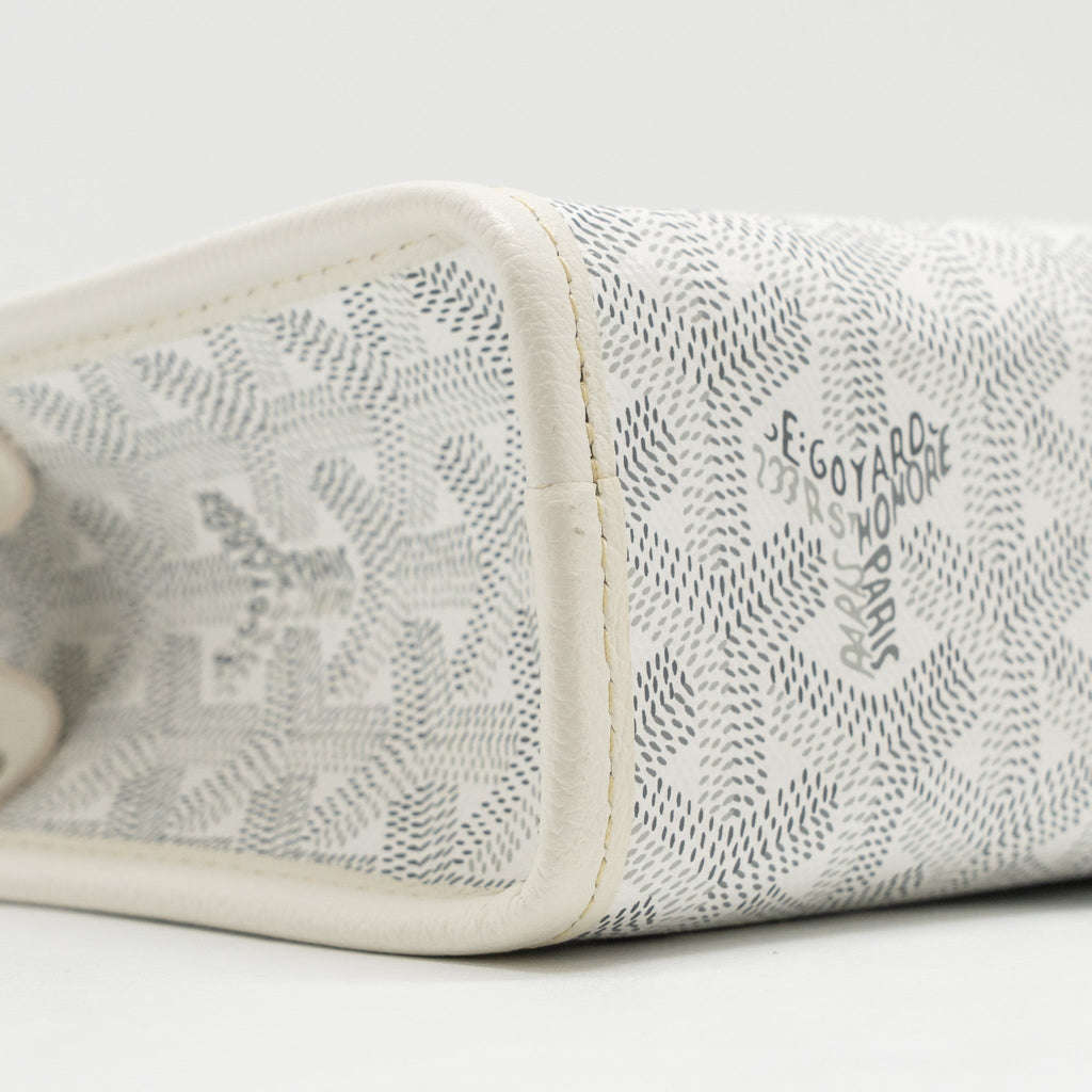 goyard-jouvence-mm-toiletry-bag-goyardine-canvas-white-shw-copy