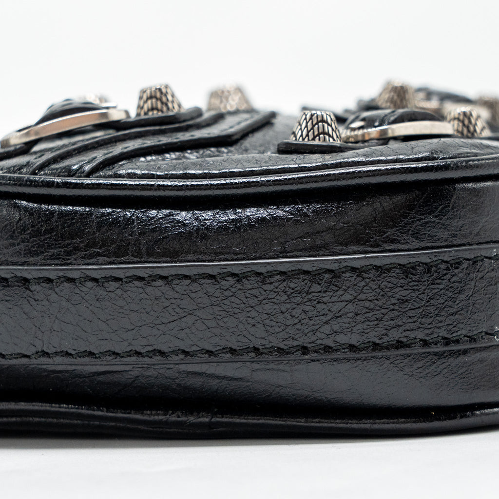 balenciaga-le-cagole-heart-mini-bag-lambskin-black-shw-copy-1