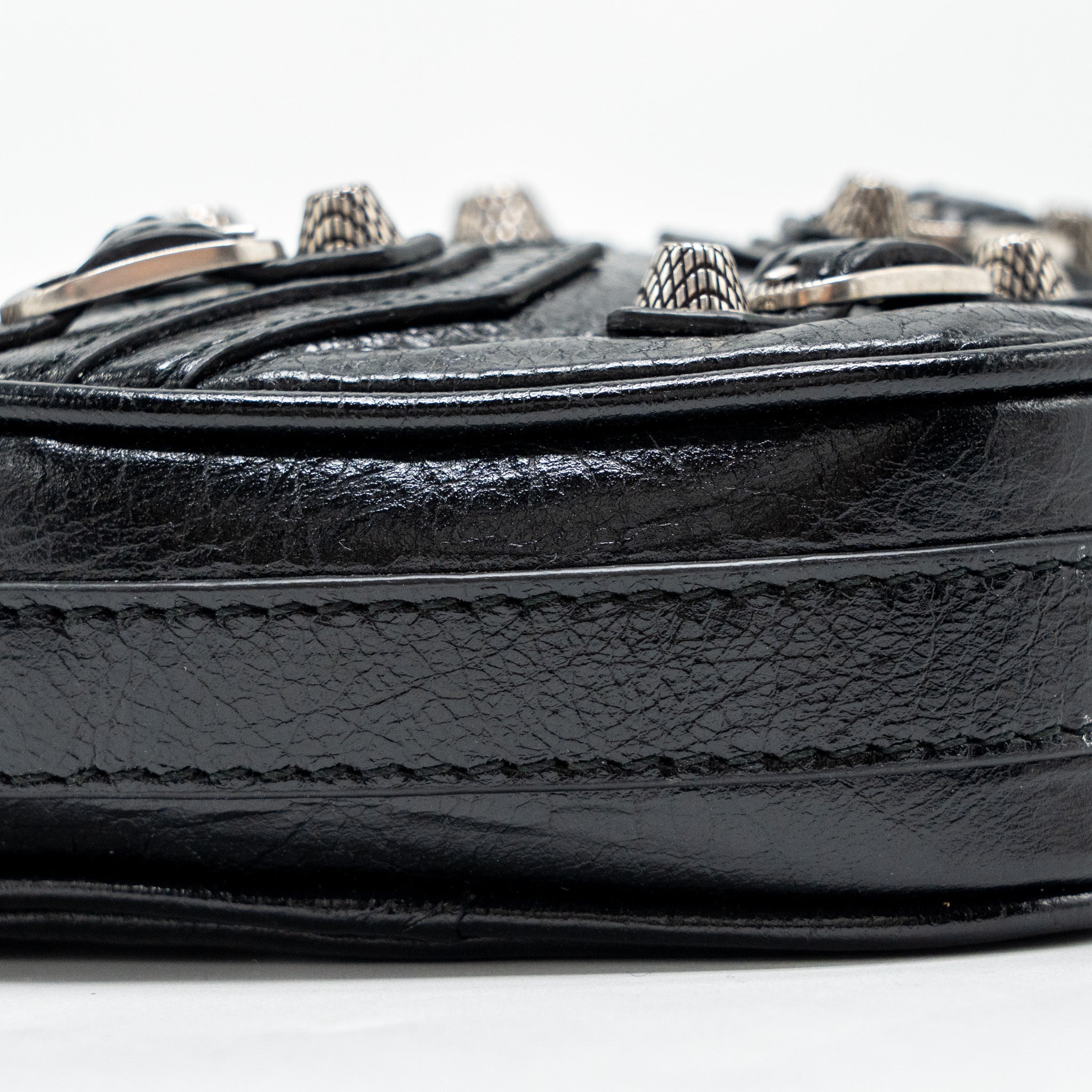 balenciaga-le-cagole-heart-mini-bag-lambskin-black-shw-copy-1