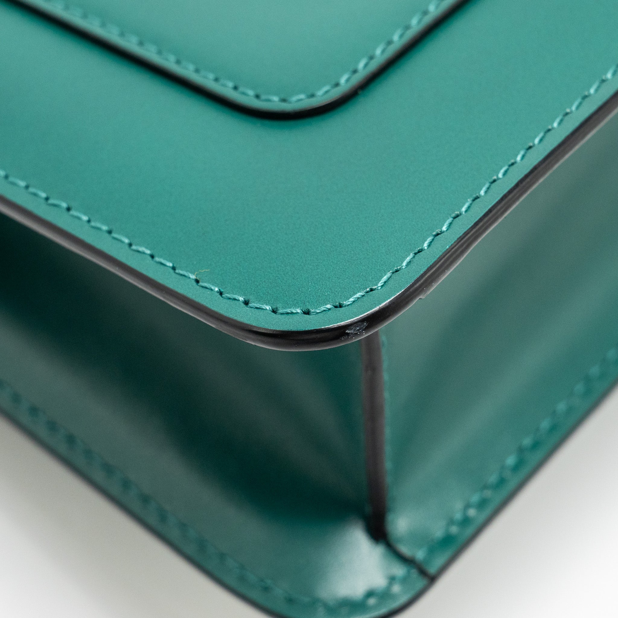 bvlgari-serpenti-forever-bag-calfskin-green-lghw