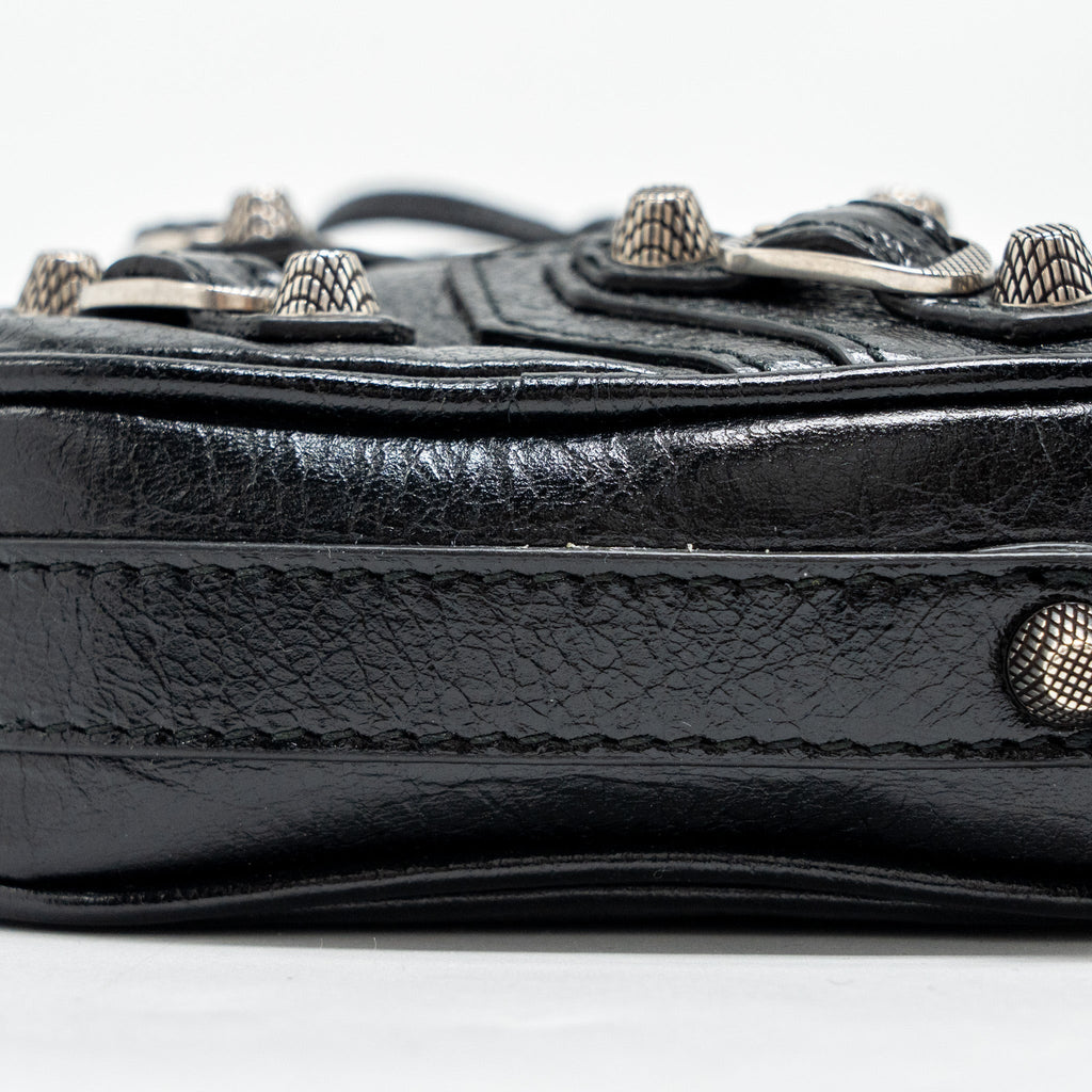 balenciaga-le-cagole-heart-mini-bag-lambskin-black-shw-copy-1