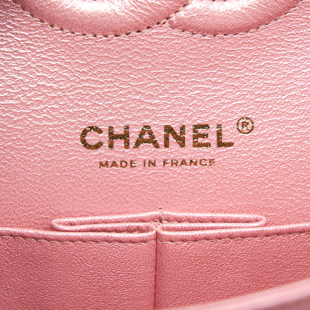 chanel-iridescent-pearly-pink-medium-classic-double-flap-bag-caviar-with-lghw-1