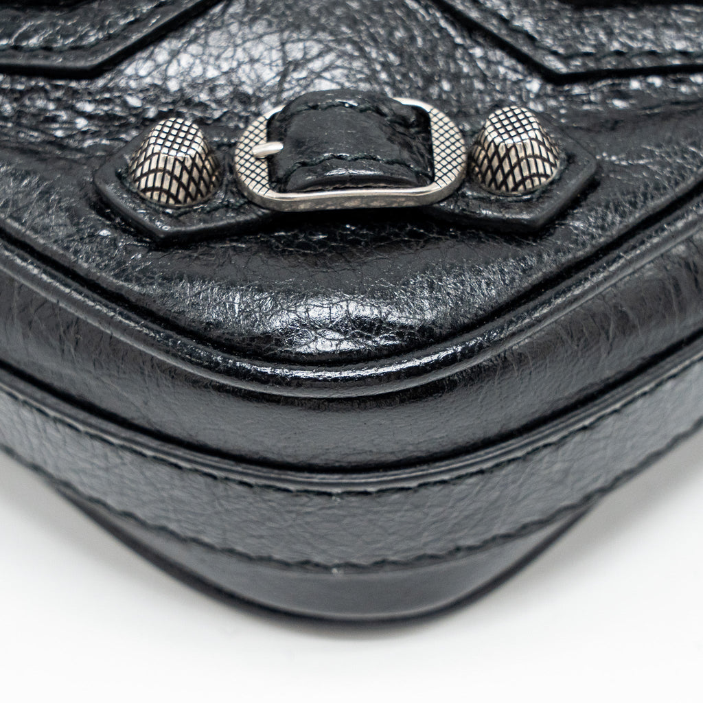 balenciaga-le-cagole-heart-mini-bag-lambskin-black-shw-copy-1