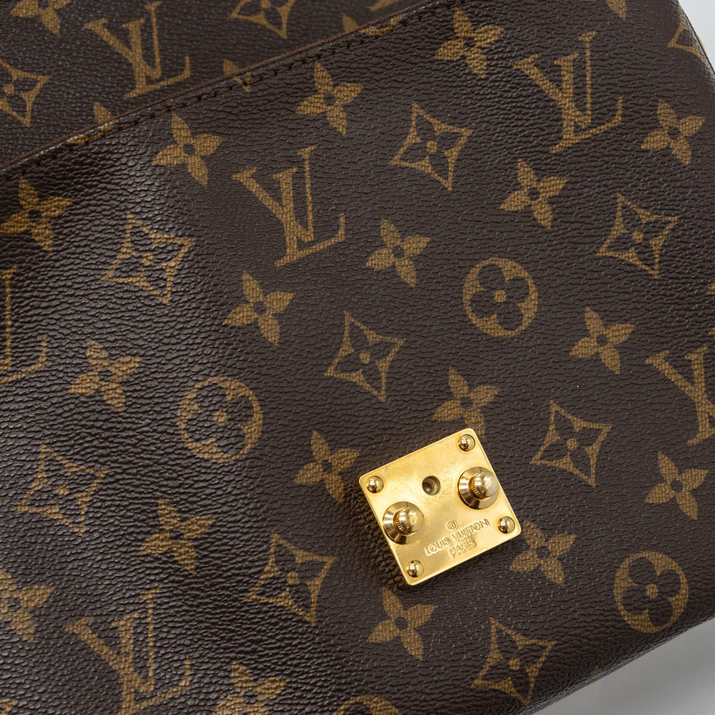 louis-vuitton-pochette-metis-monogram-canvas-ghw-17