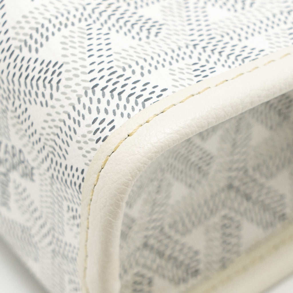 goyard-jouvence-mm-toiletry-bag-goyardine-canvas-white-shw-copy