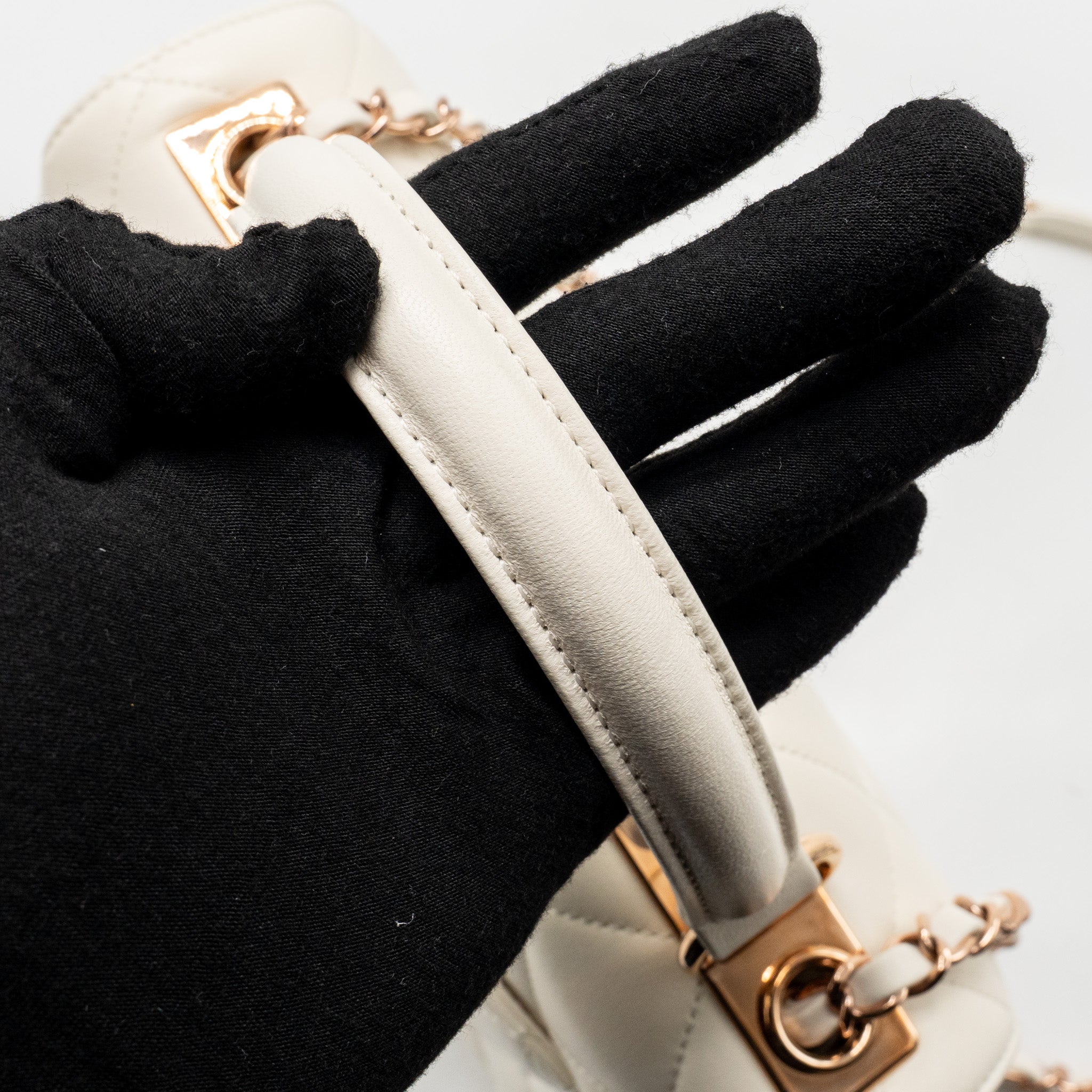 chanel-top-handle-trendy-cc-flap-bag-lambskin-white-rghwmicrochip