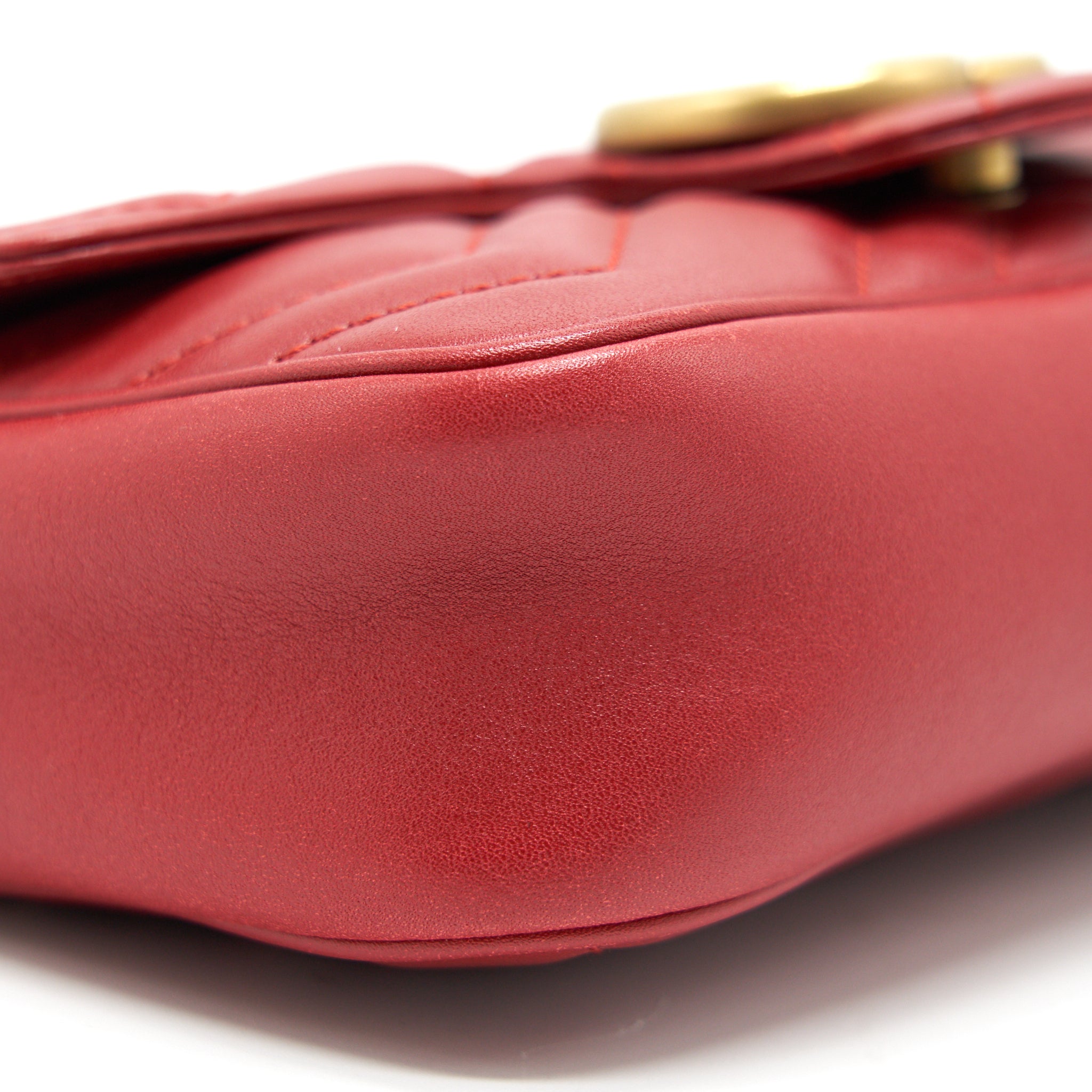 gucci-gg-marmont-super-mini-leather-bag-red