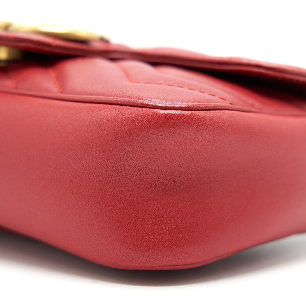 gucci-gg-marmont-super-mini-leather-bag-red