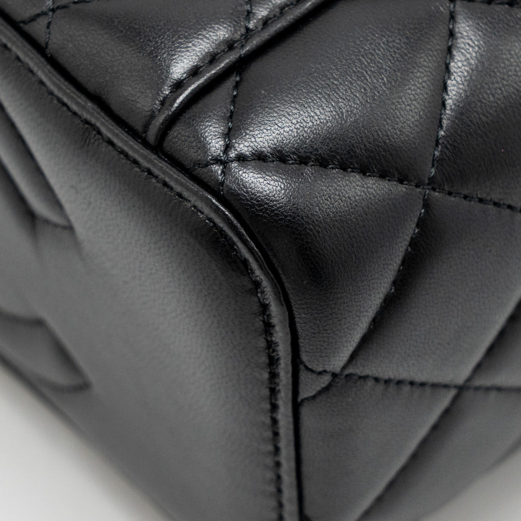 chanel-top-handle-long-vanity-lambskin-black-ghwmicrochip