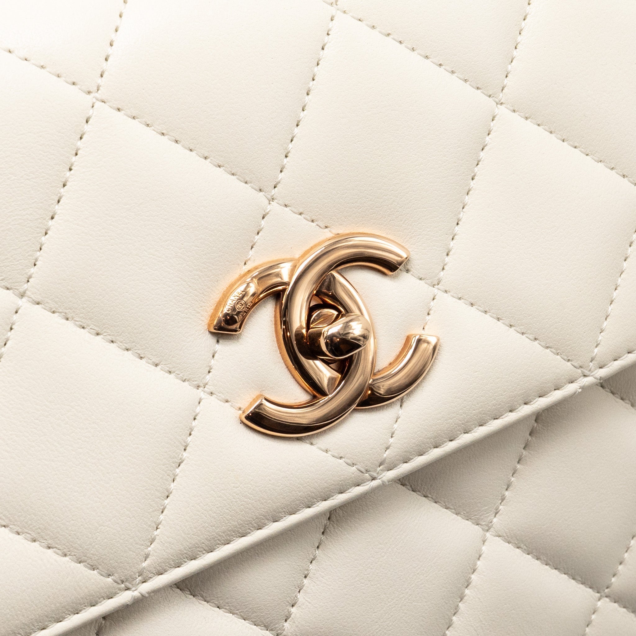chanel-top-handle-trendy-cc-flap-bag-lambskin-white-rghwmicrochip