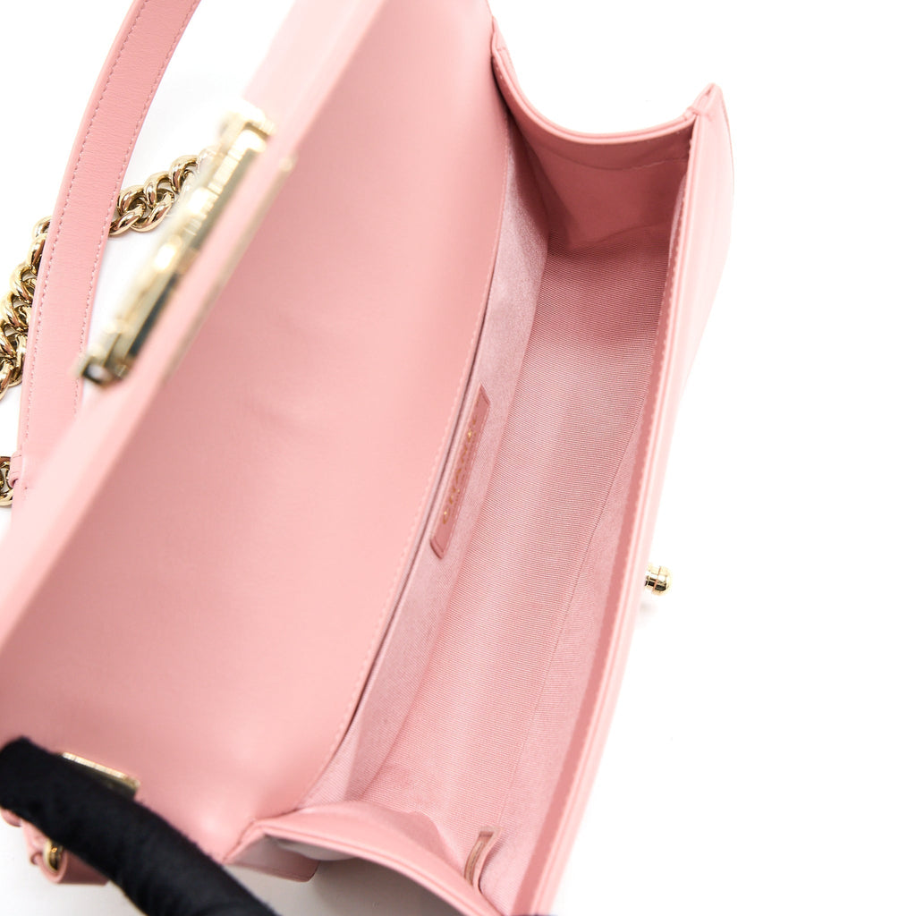 chanel-medium-boy-bag-calfskin-pink-lghw