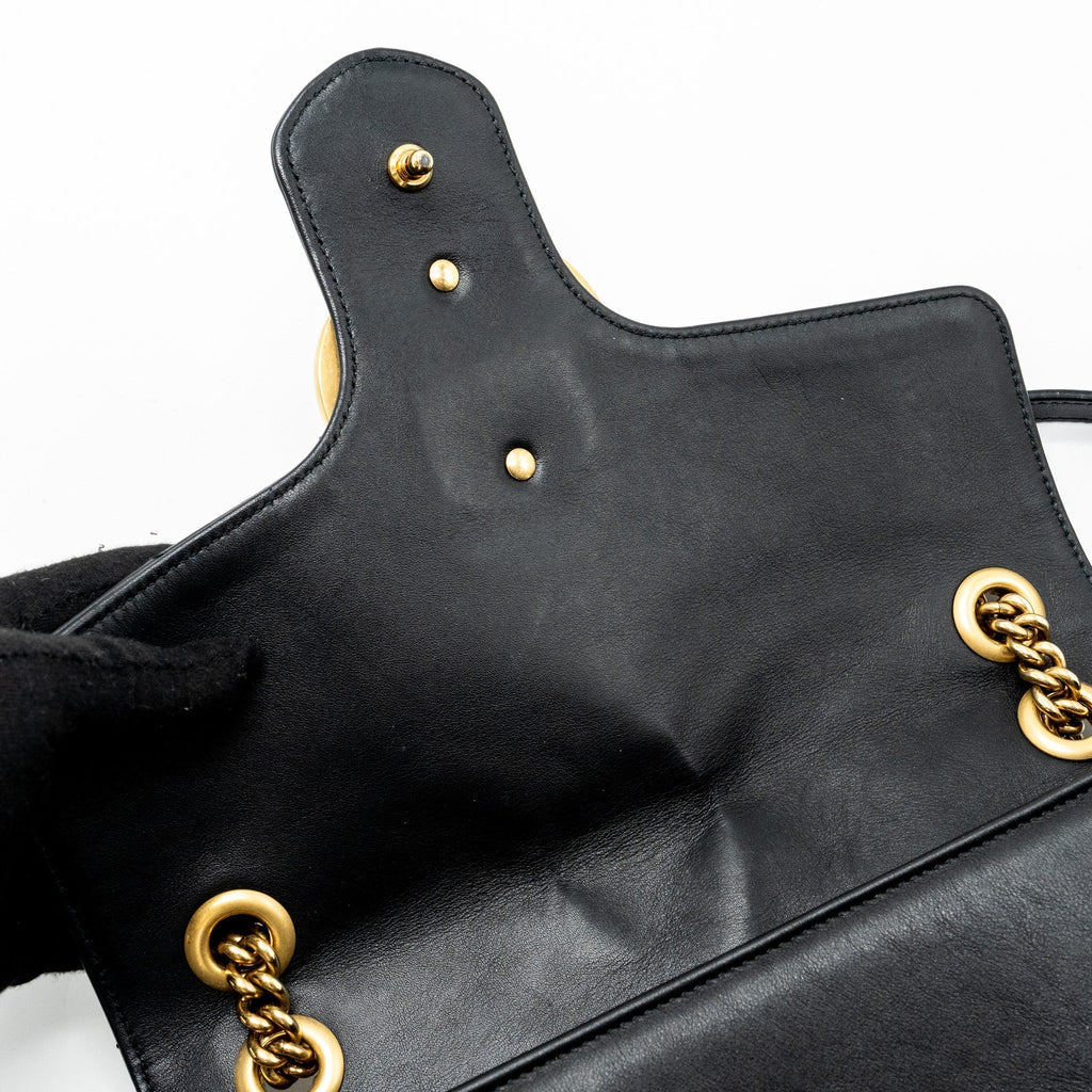 gucci-medium-gg-marmont-bag-calfskin-black-ghw