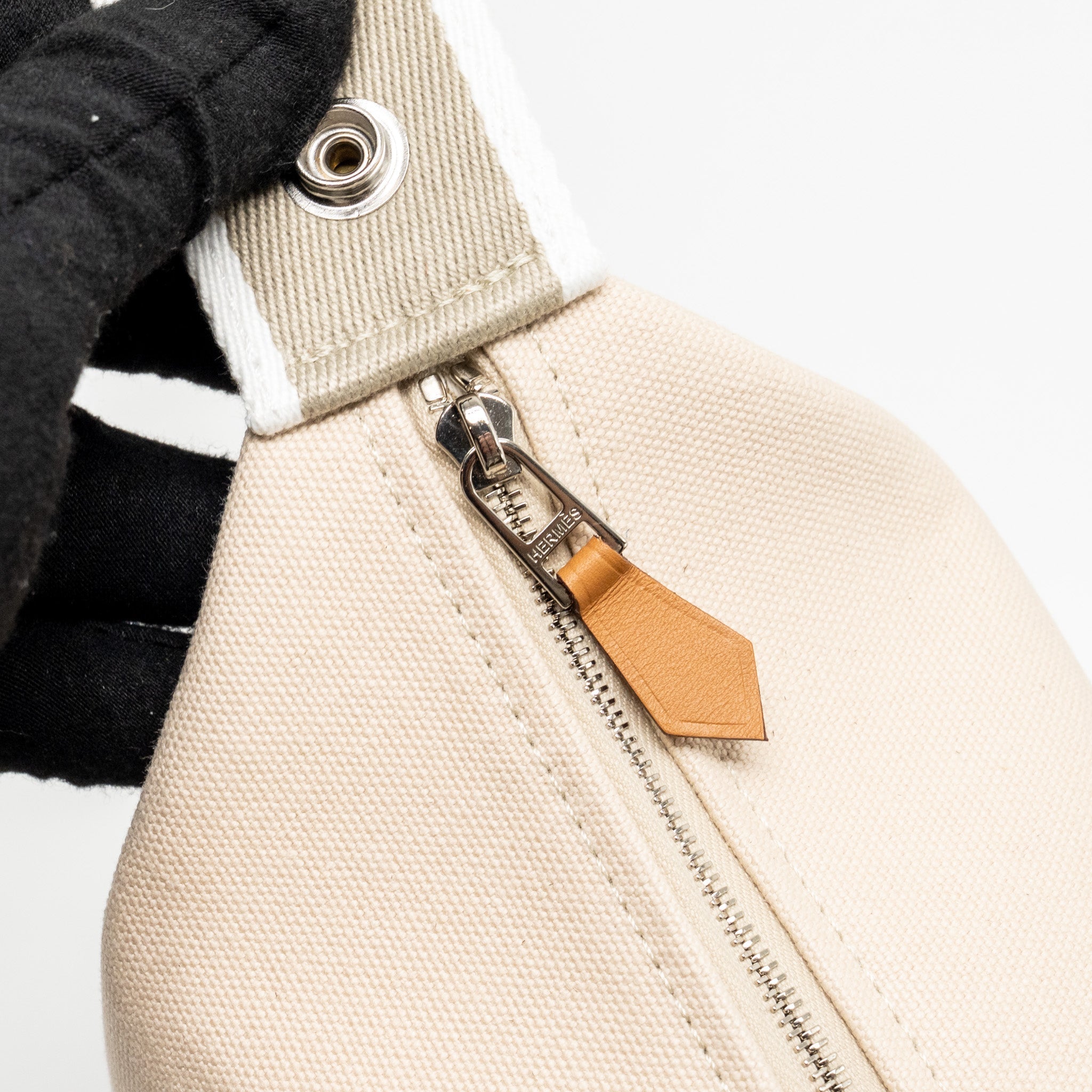 hermes-trousse-de-toilette-bride-a-brac-pm-natural-shw