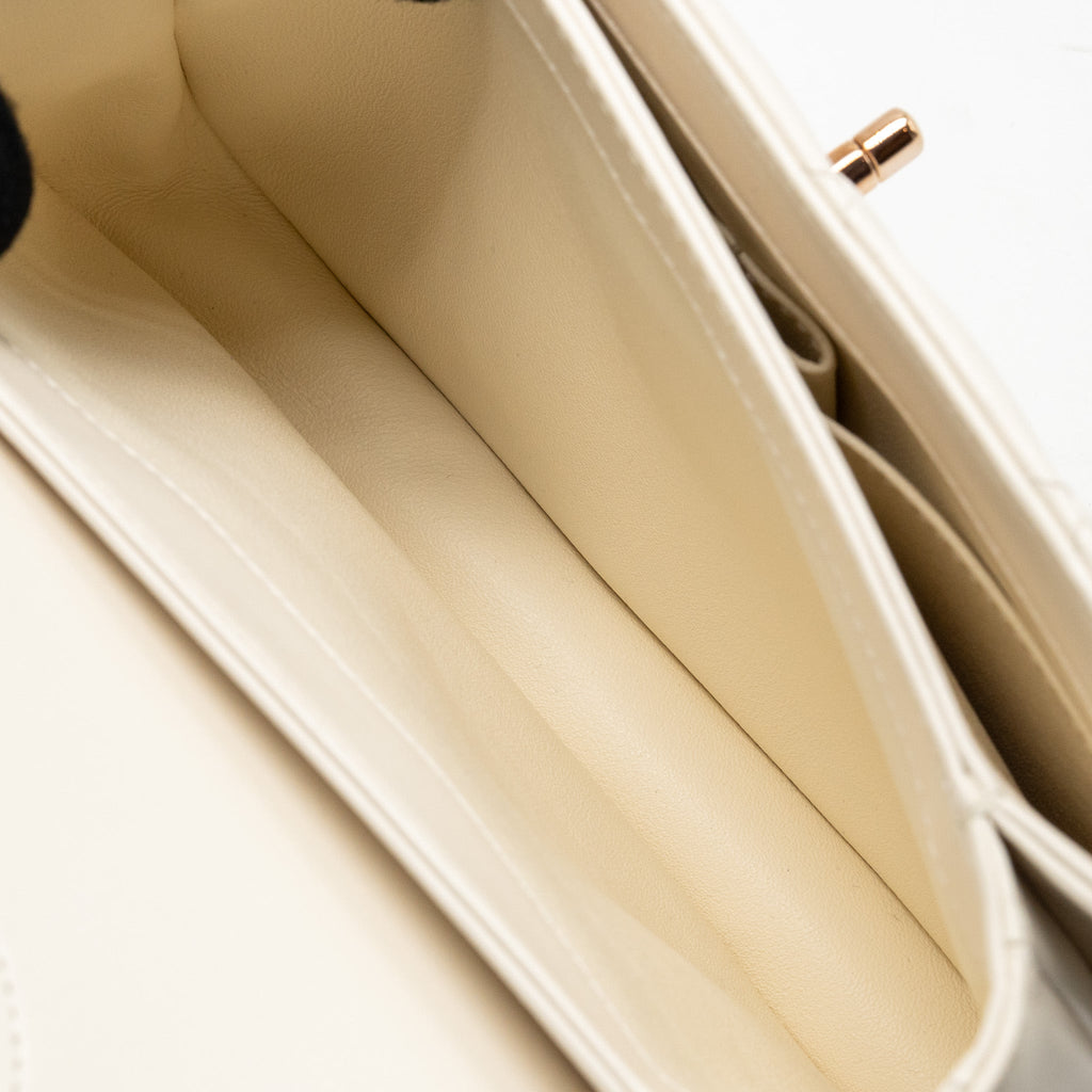 chanel-top-handle-trendy-cc-flap-bag-lambskin-white-rghwmicrochip