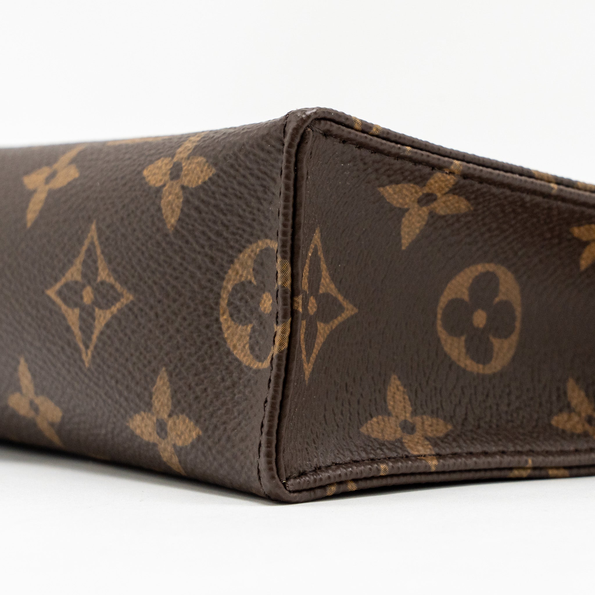 louis-vuitton-toiletry-pochette-26-monogram-canvas-ghw-13