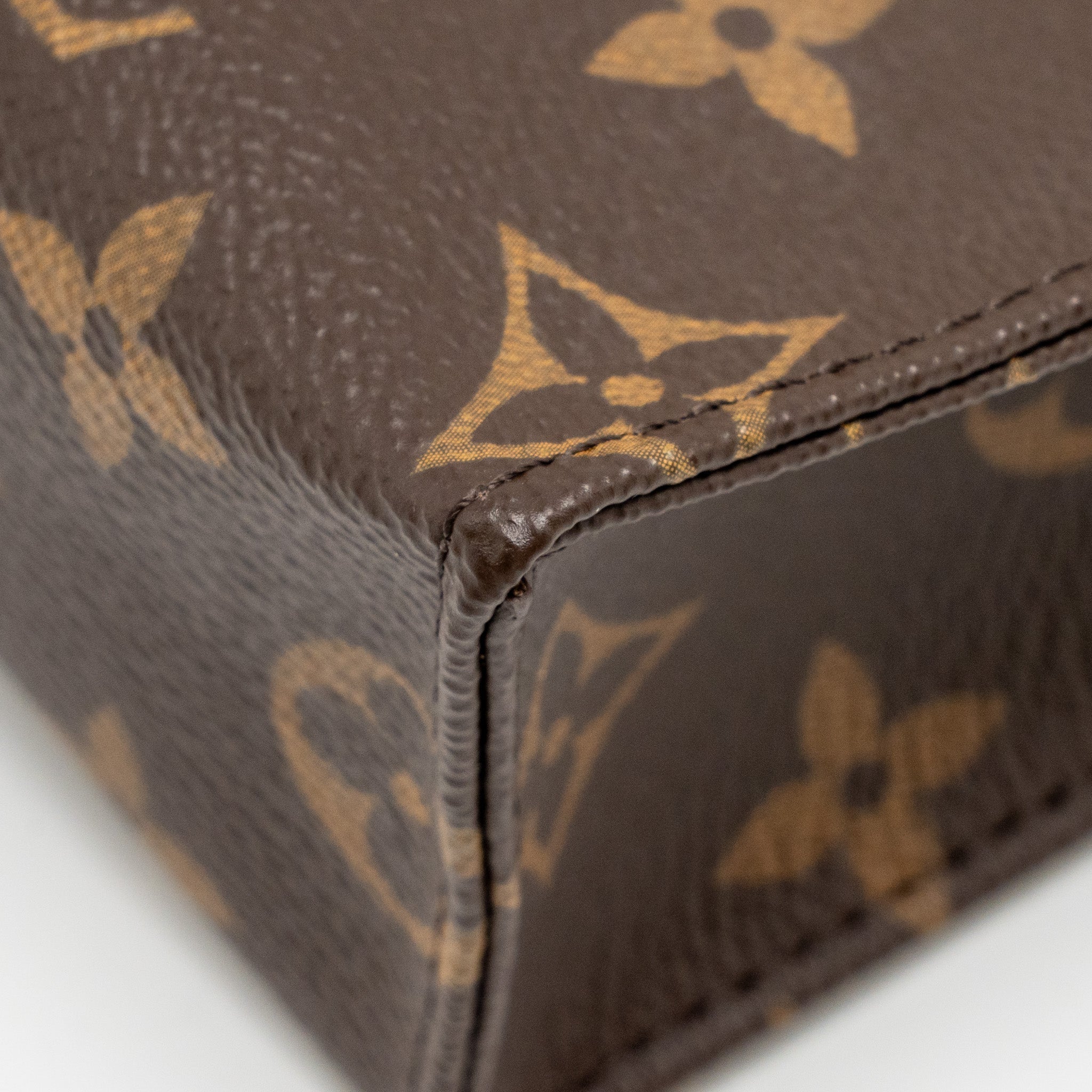 louis-vuitton-toiletry-pochette-26-monogram-canvas-ghw-13
