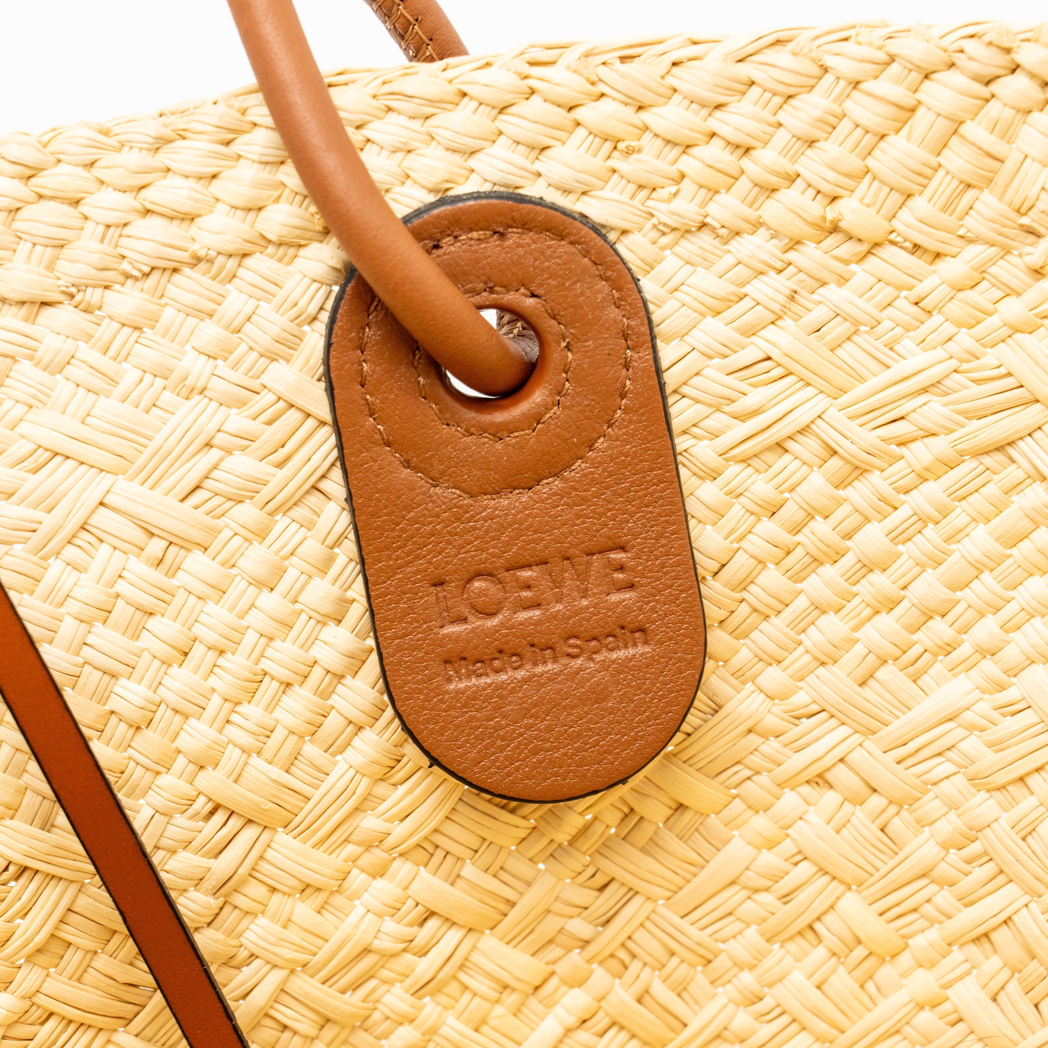 loewe-anagram-busket-small-bag-iraca-palm-calfskin-natural-tan