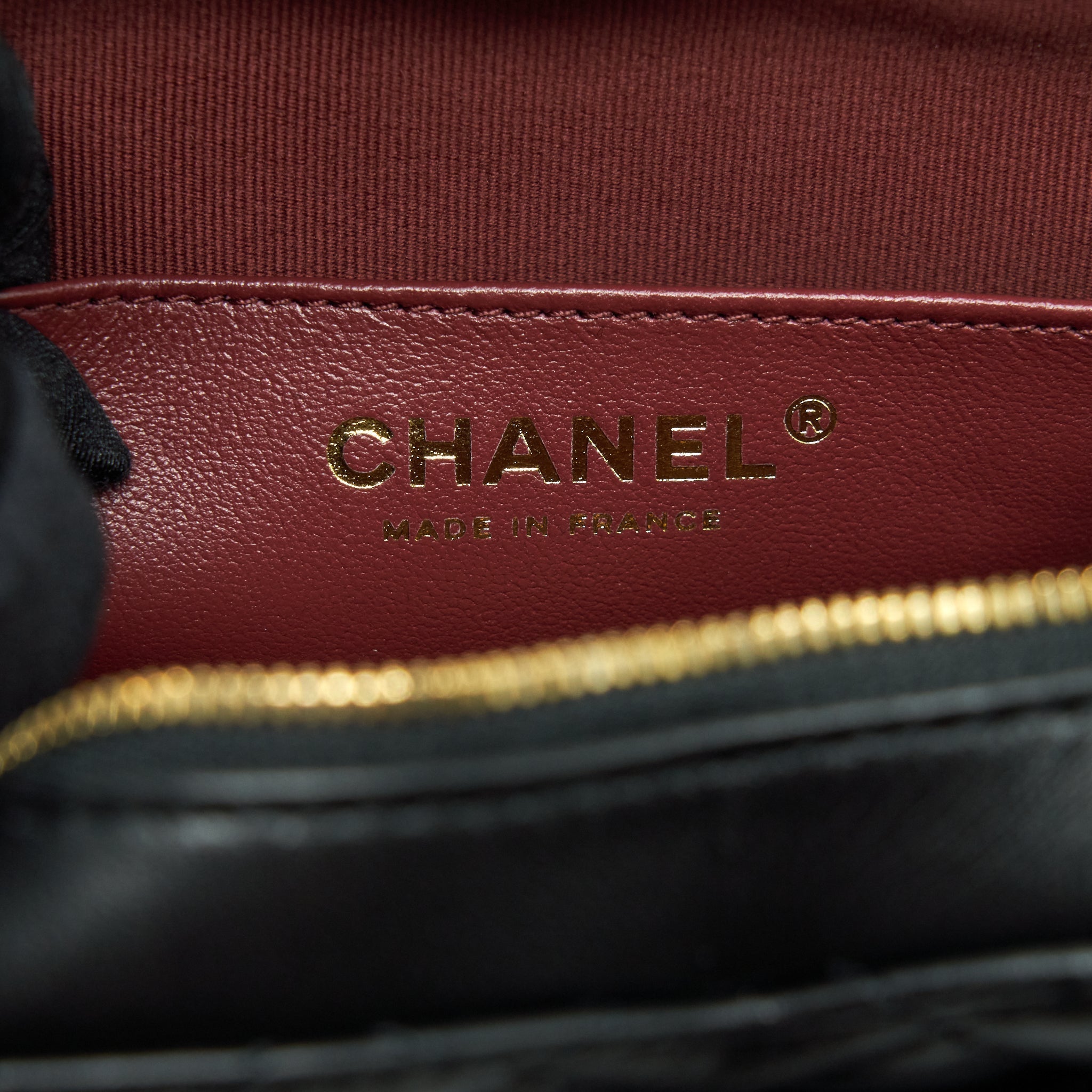 chanel-22s-heart-bag-lambskin-black-lghw-microchip