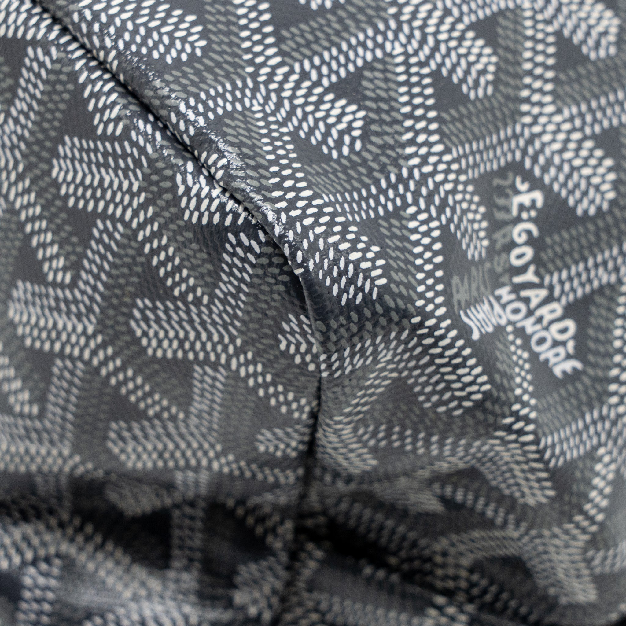 goyard-boheme-hobo-bag-pm-goyardine-canvas-gris-shw