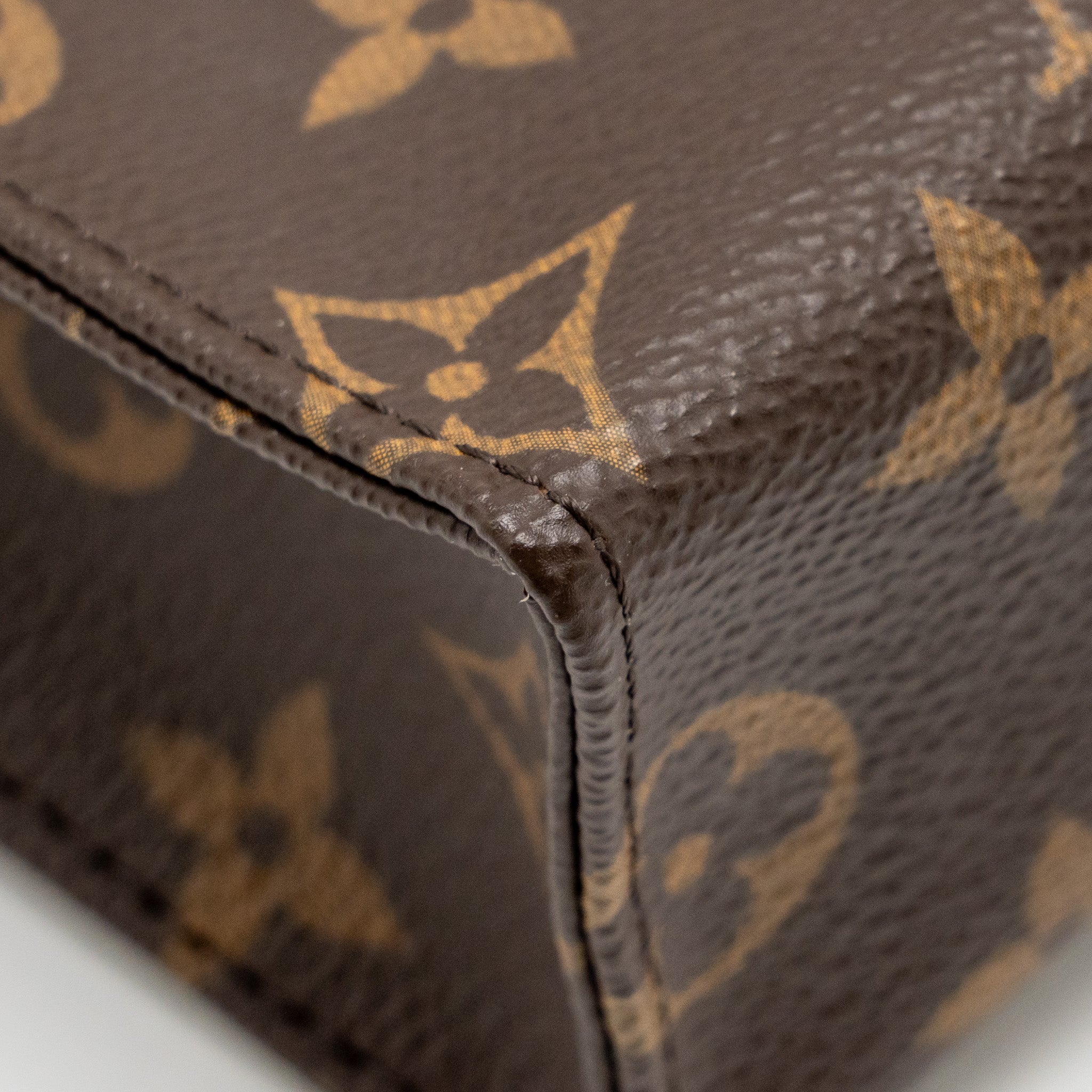 louis-vuitton-toiletry-pochette-26-monogram-canvas-ghw-13