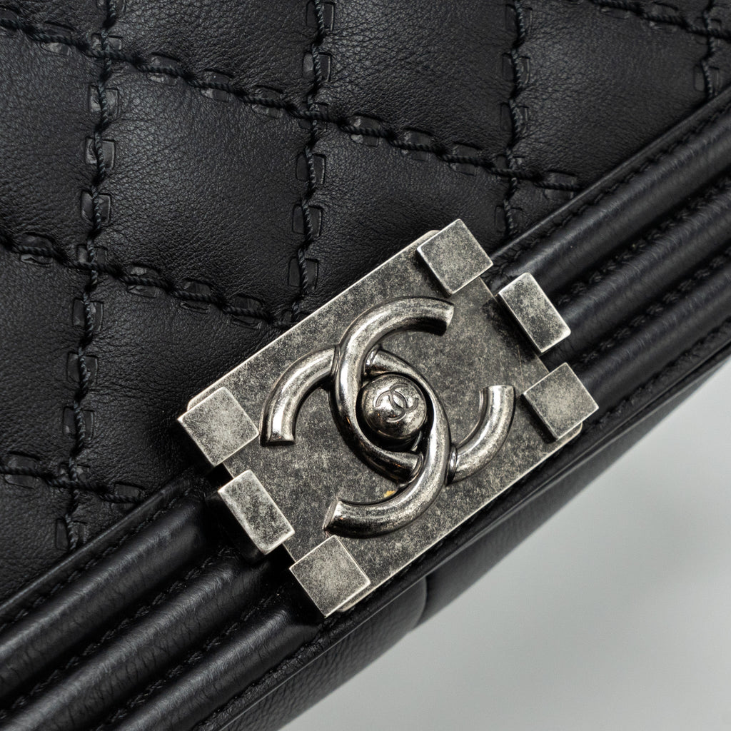 chanel-medium-boy-bag-calfskin-black-ruthenium-shw