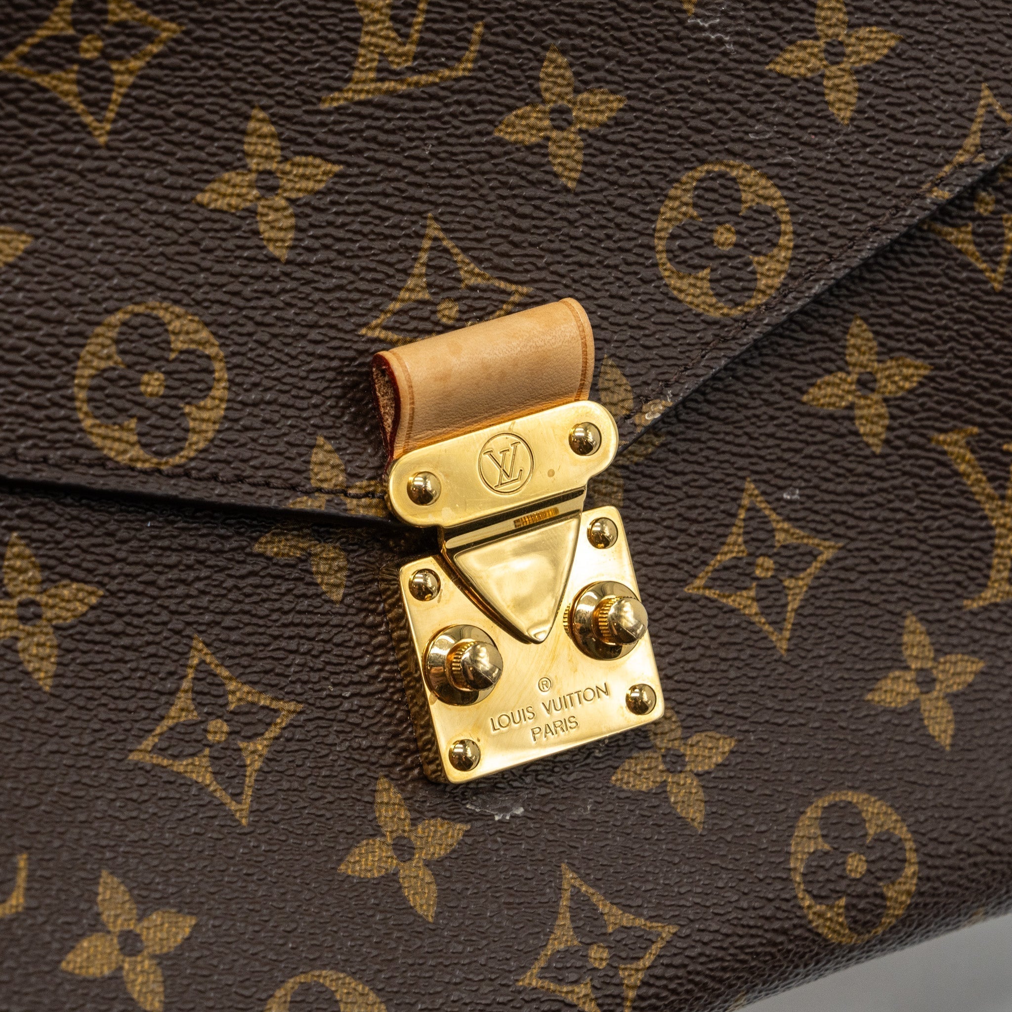 louis-vuitton-pochette-metis-monogram-canvas-ghw-20