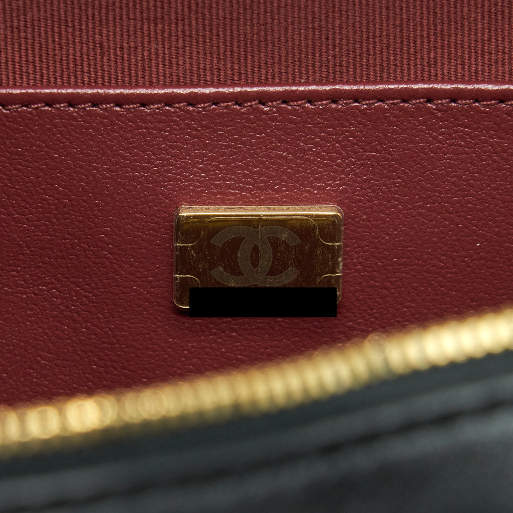 chanel-22s-heart-bag-lambskin-black-lghw-microchip