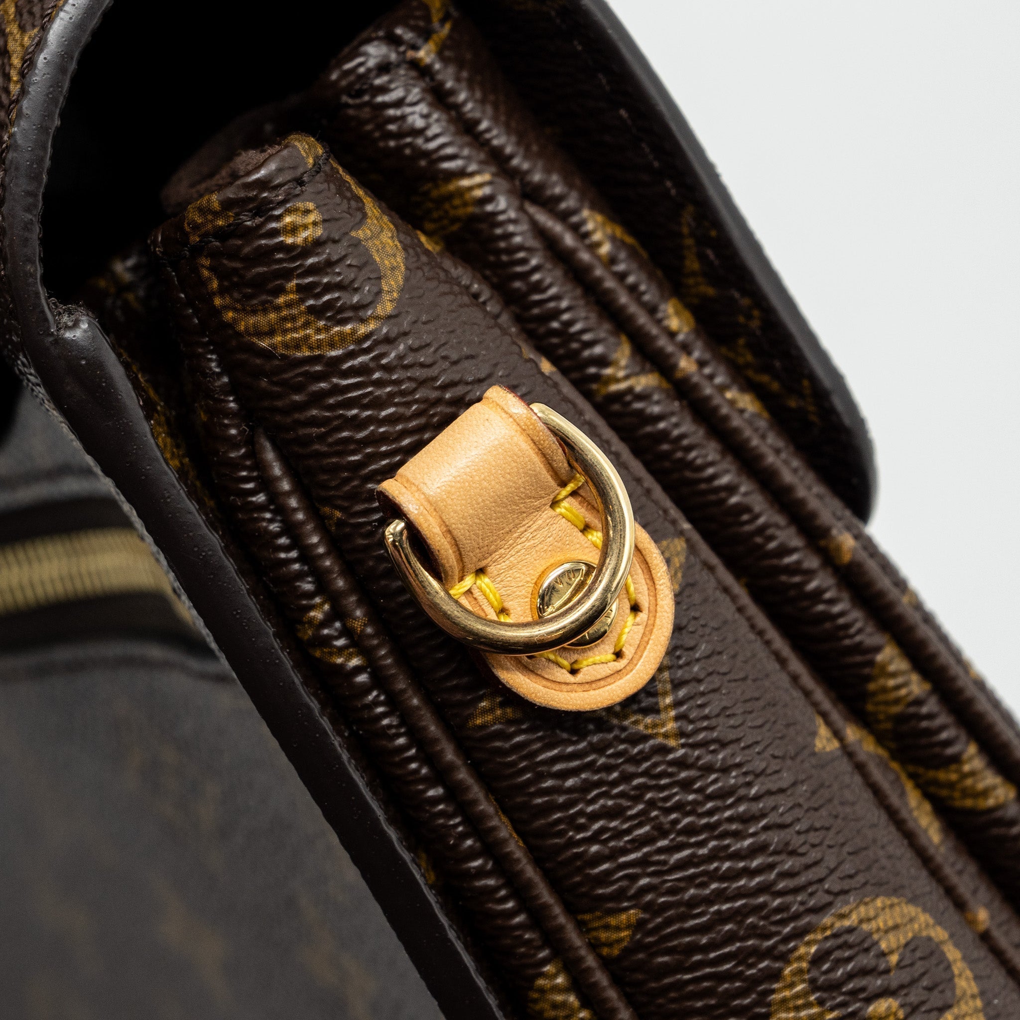 louis-vuitton-pochette-metis-monogram-canvas-ghw-20