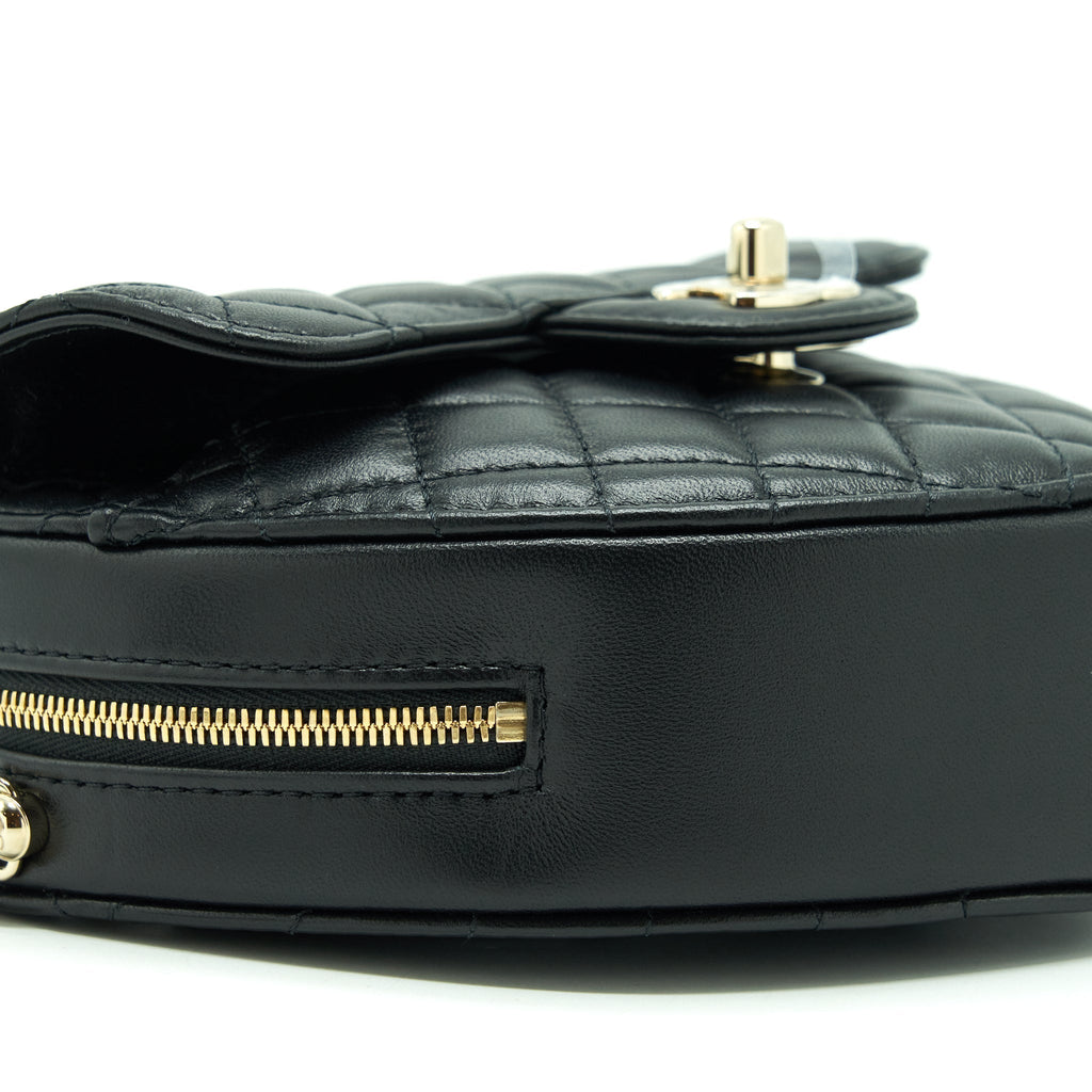 chanel-22s-heart-bag-lambskin-black-lghw-microchip
