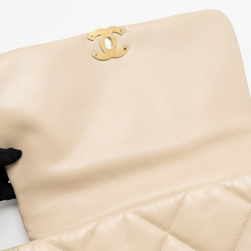 chanel-maxi-19-bag-goatskin-beige-multicolor-hardware