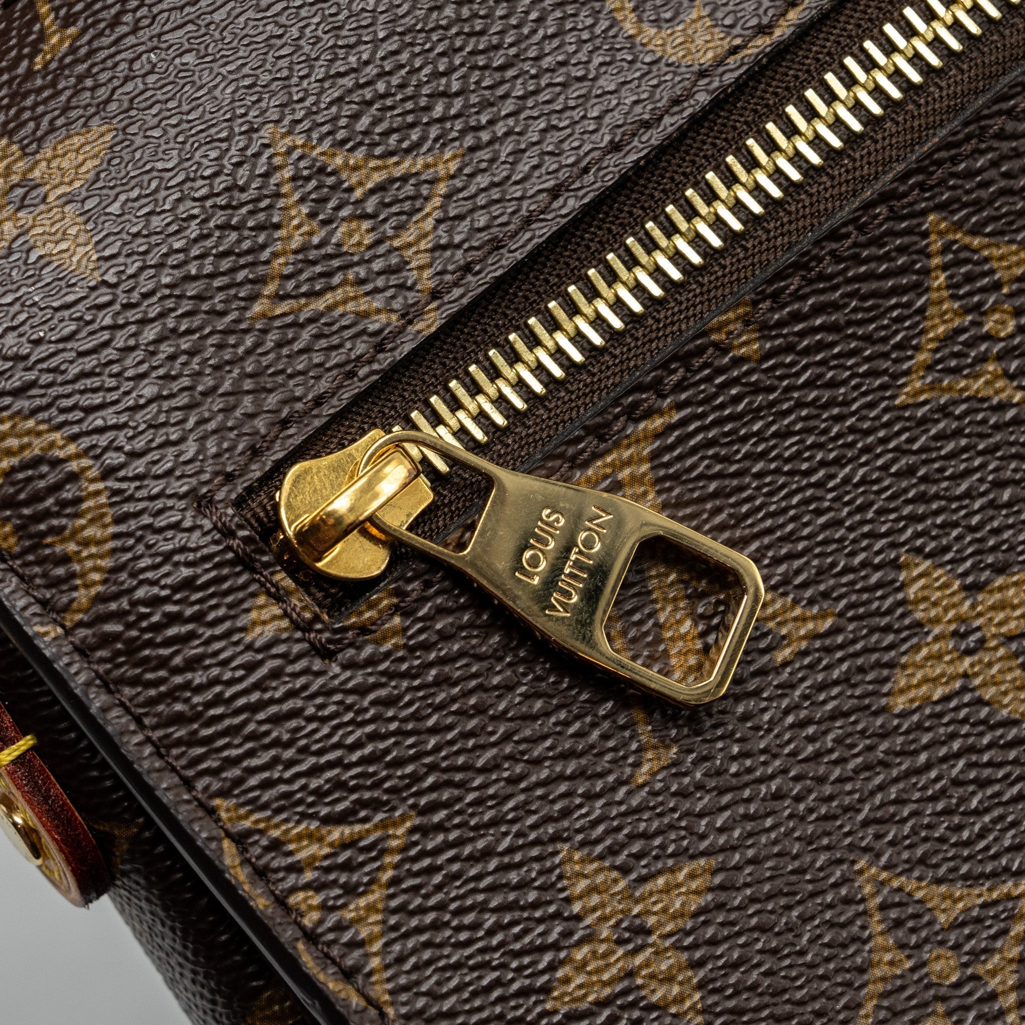 louis-vuitton-pochette-metis-monogram-canvas-ghw-20