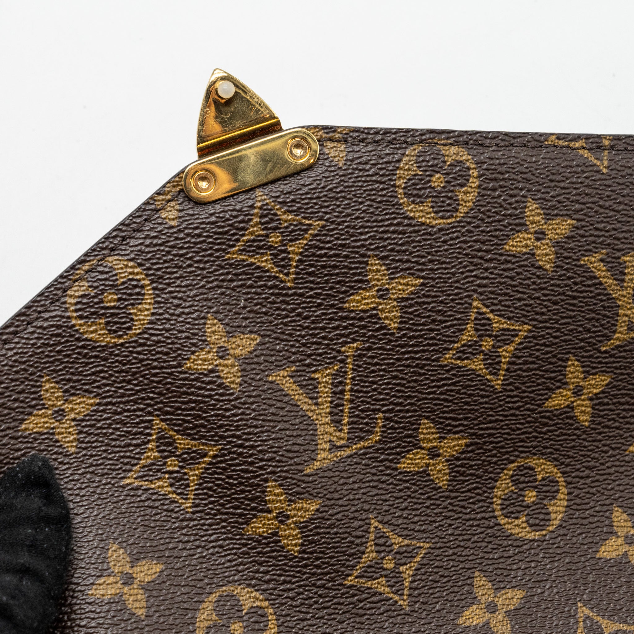 louis-vuitton-pochette-metis-monogram-canvas-ghw-20