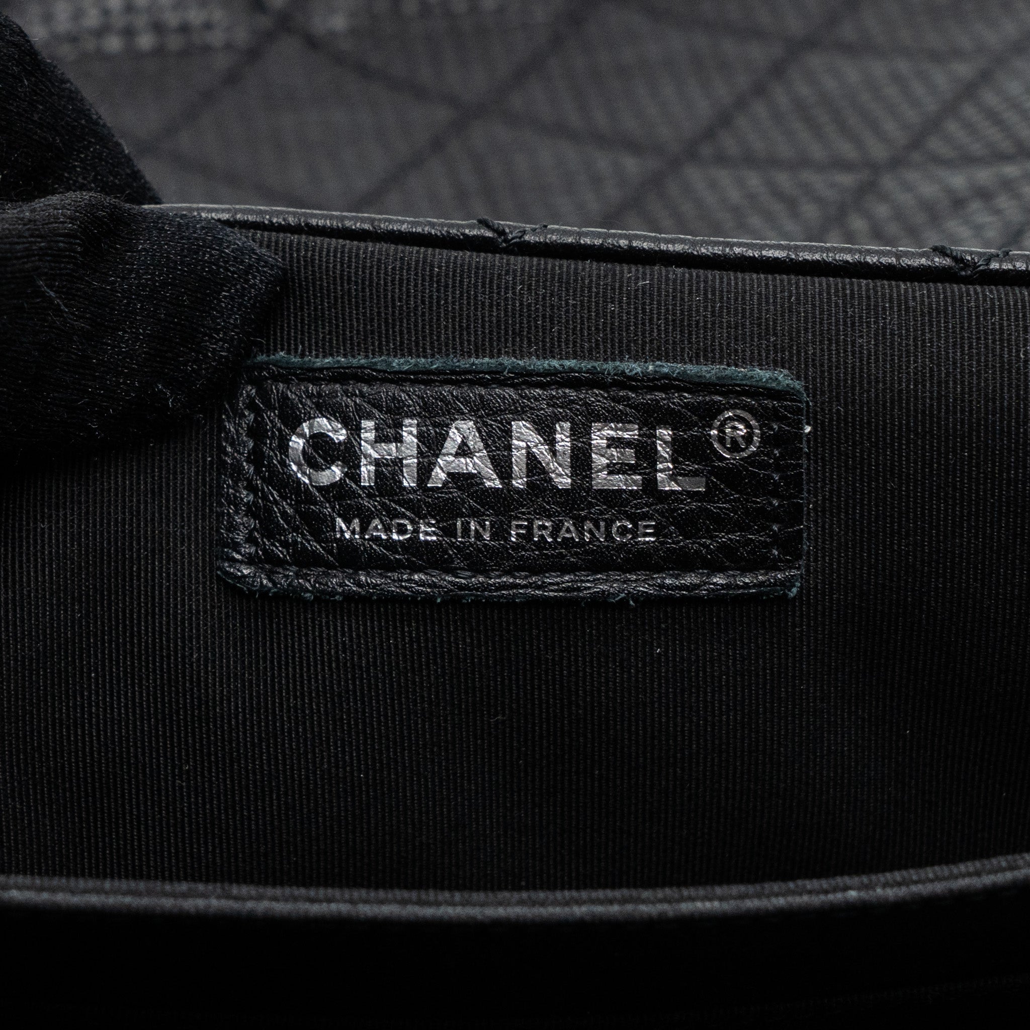 chanel-xxl-classic-travel-flap-calfskin-black-ruthenium-hardware
